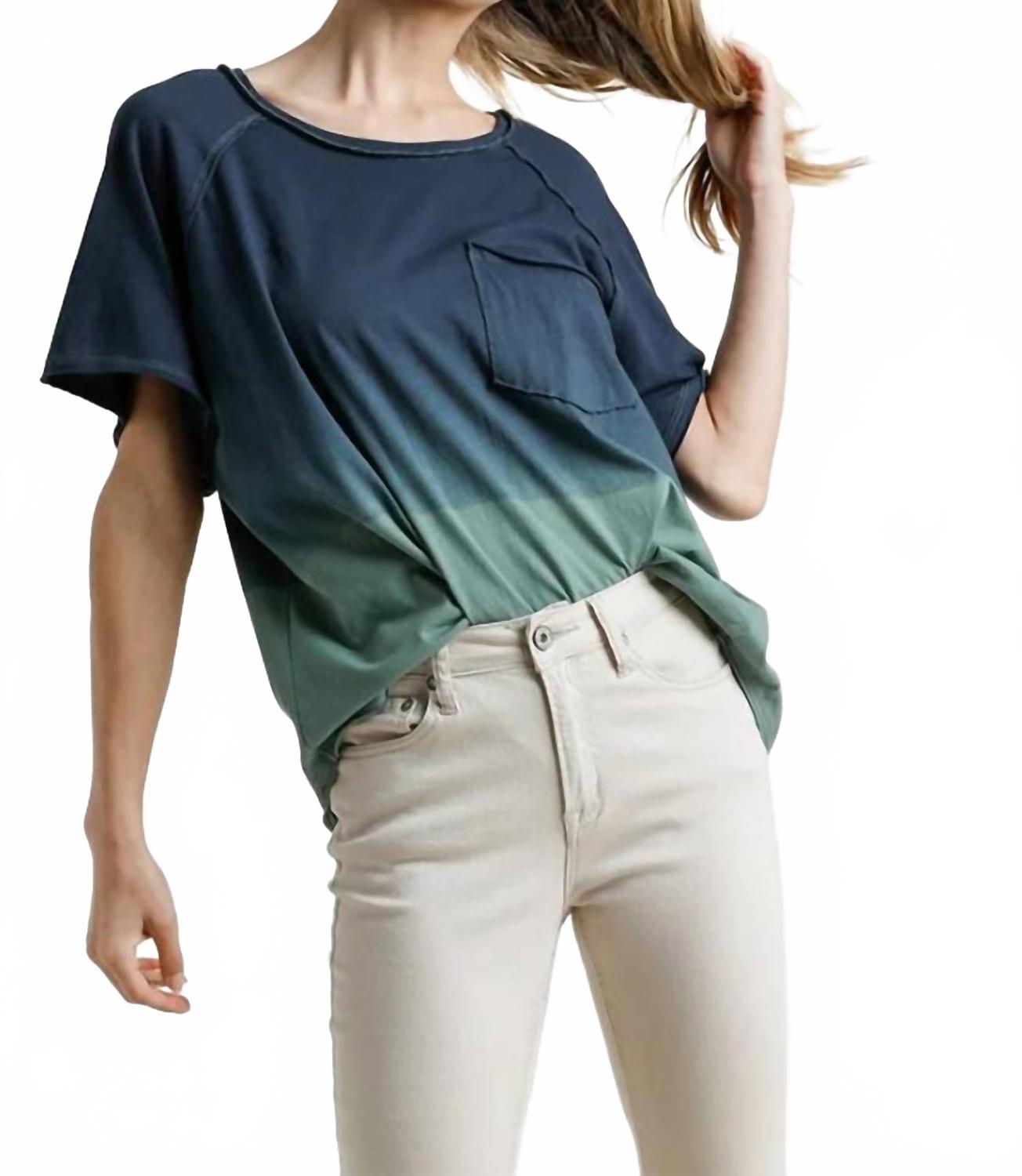 Топ с эффектом омбре и необработанными краями в цвете Navy Umgee
Топ с эффектом омбре и необработанными краями в цвете Navy Umgee