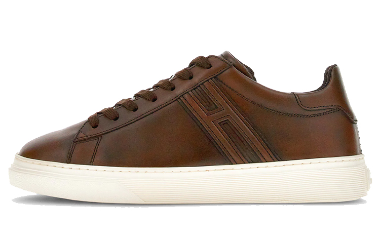 Кроссовки HOGAN на шнуровке с круглым носком
Кроссовки HOGAN на шнуровке с круглым носком