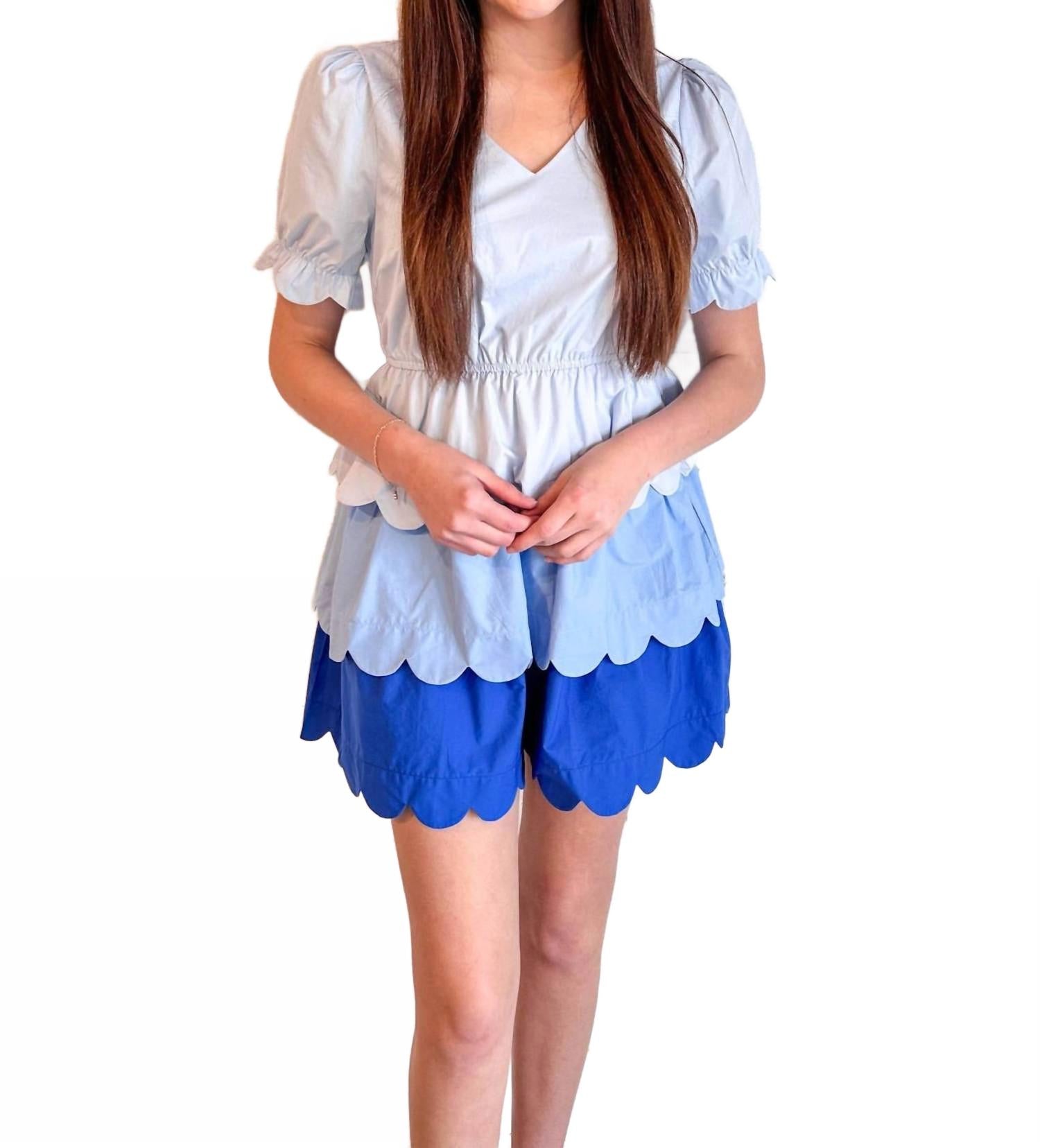 Сладкое платье с волнистыми слоями в голубом Day + moon
Сладкое платье с волнистыми слоями в голубом Day + moon