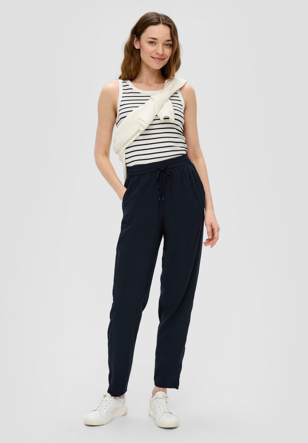 Тканевые брюки ANKLE-AUS REINER s.Oliver, темно-синий
Тканевые брюки ANKLE-AUS REINER s.Oliver, темно-синий