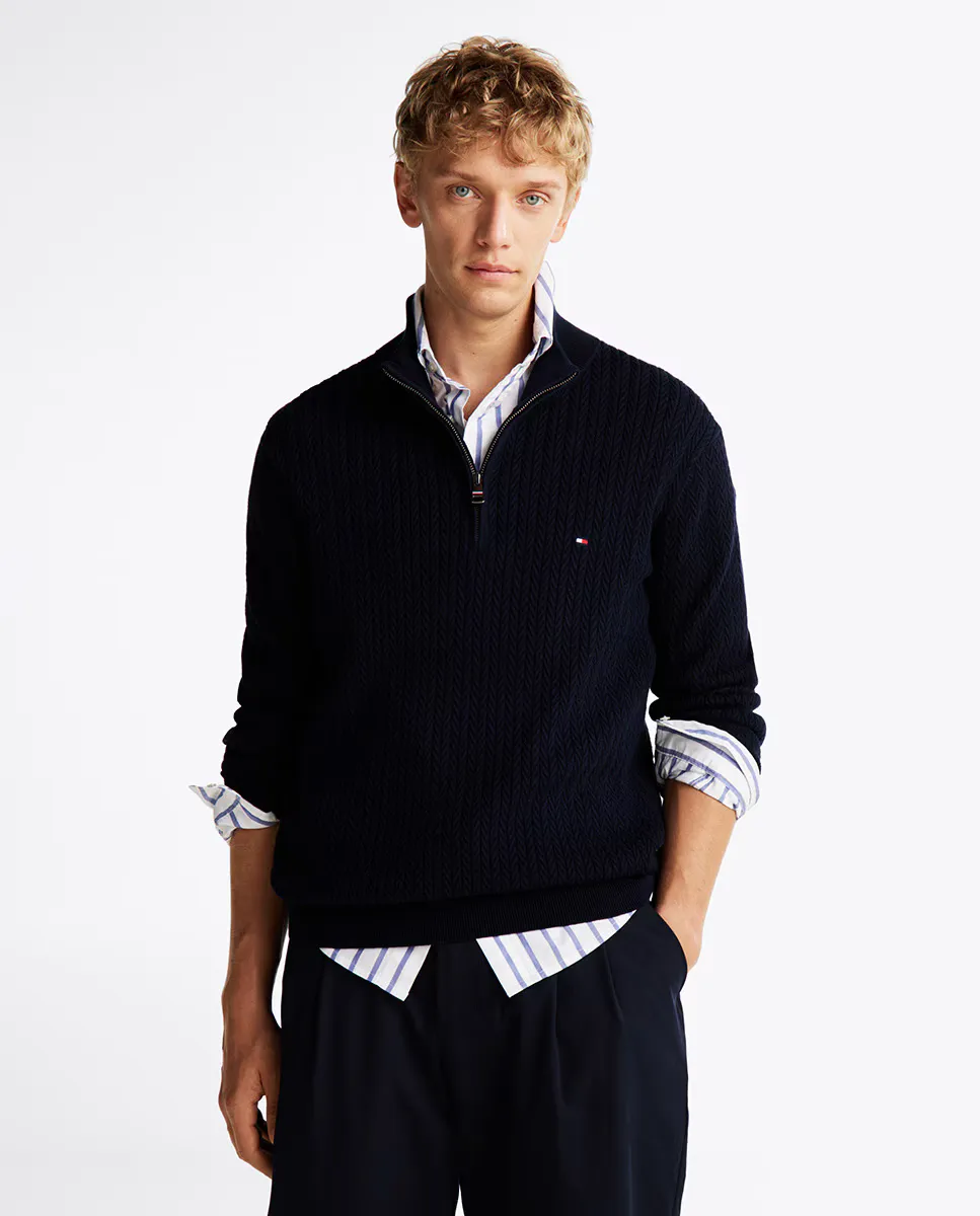 Мужской свитер с узором «ёлочка» и застежкой-молнией на 1/3 Tommy Hilfiger, темно-синий
Мужской свитер с узором «ёлочка» и застежкой-молнией на 1/3 Tommy Hilfiger, темно-синий