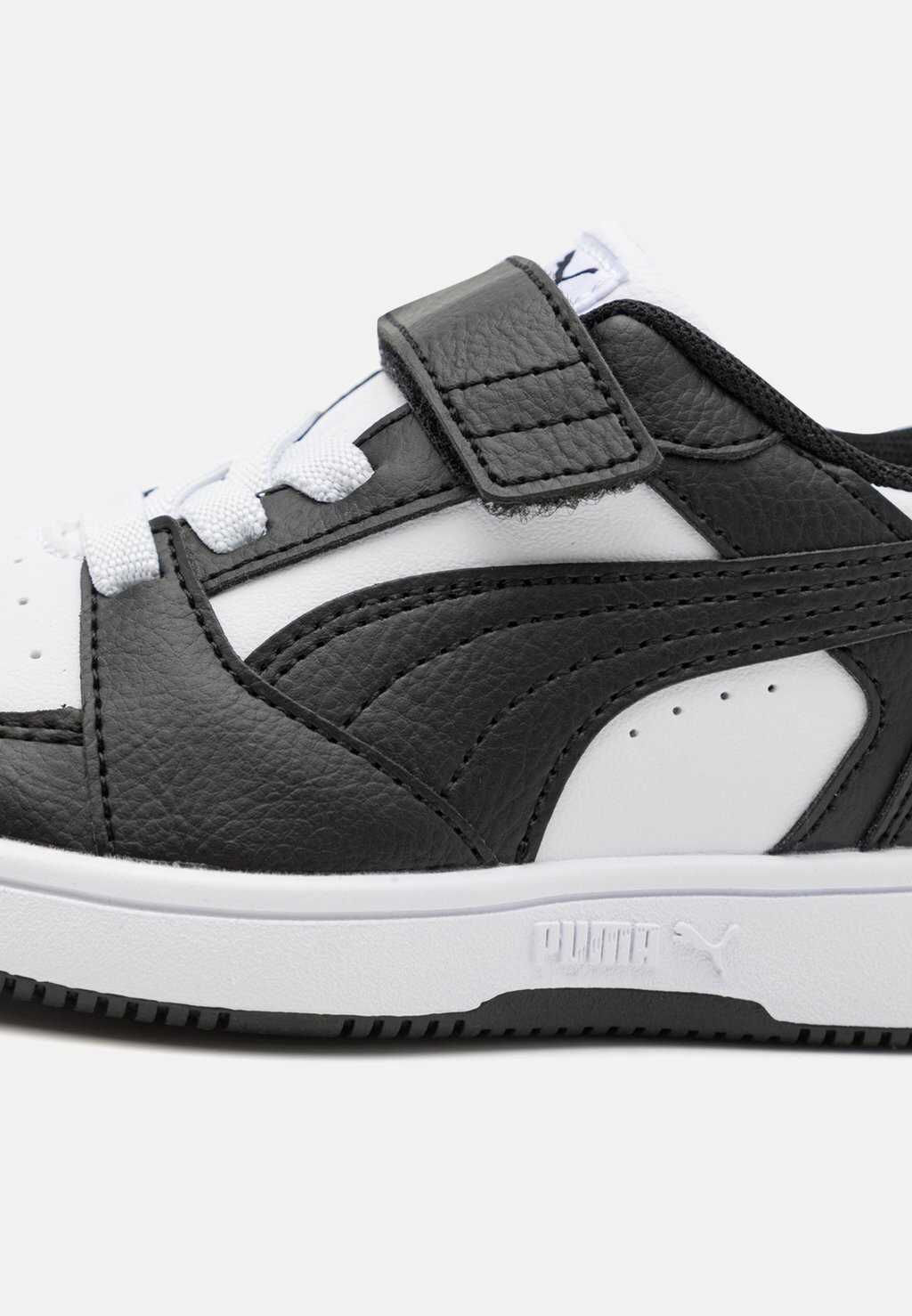 Кроссовки на шнуровке REBOUND V6 UNISEX Puma, белый
Кроссовки на шнуровке REBOUND V6 UNISEX Puma, белый