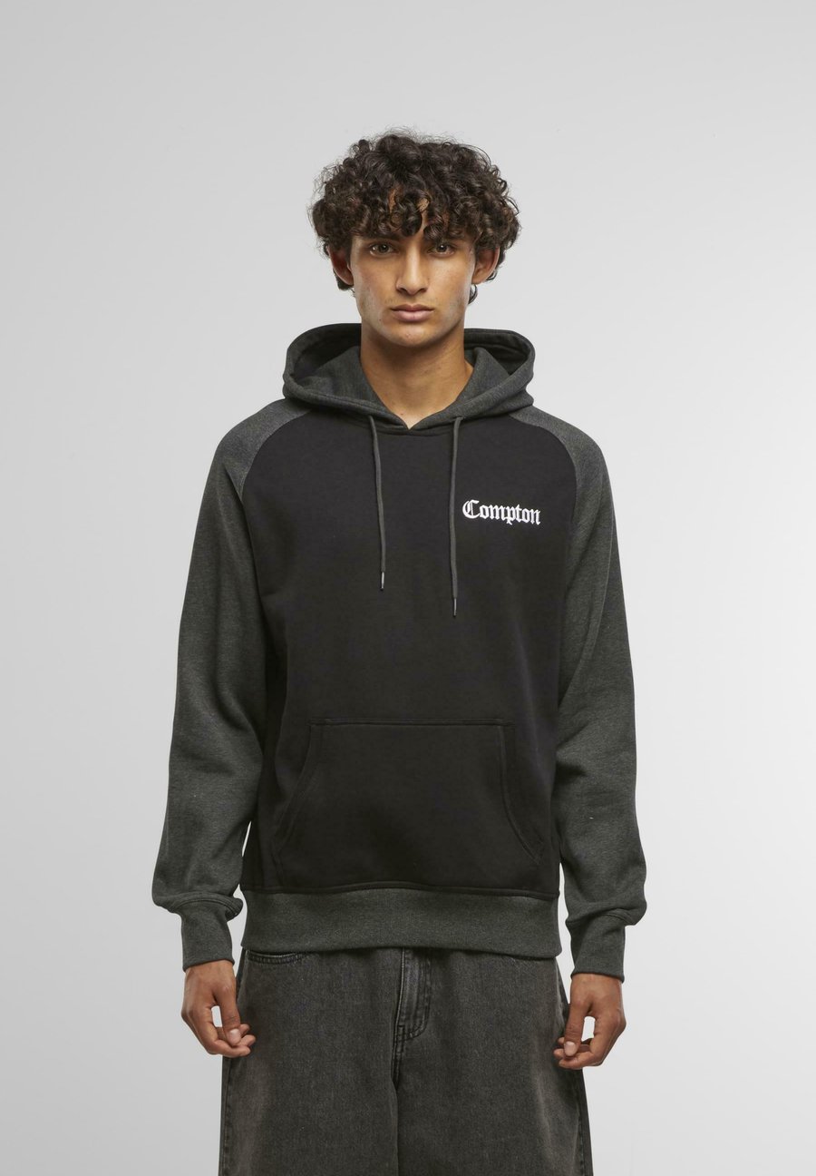 Худи Mister Tee COMPTON WORDING EMB RAGLAN , Blk Cha/Black
Худи Mister Tee COMPTON WORDING EMB RAGLAN , Blk Cha/Black