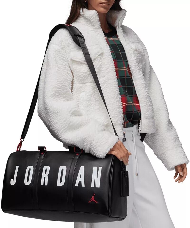 Сумка Air Jordan Jumpman
Сумка Air Jordan Jumpman