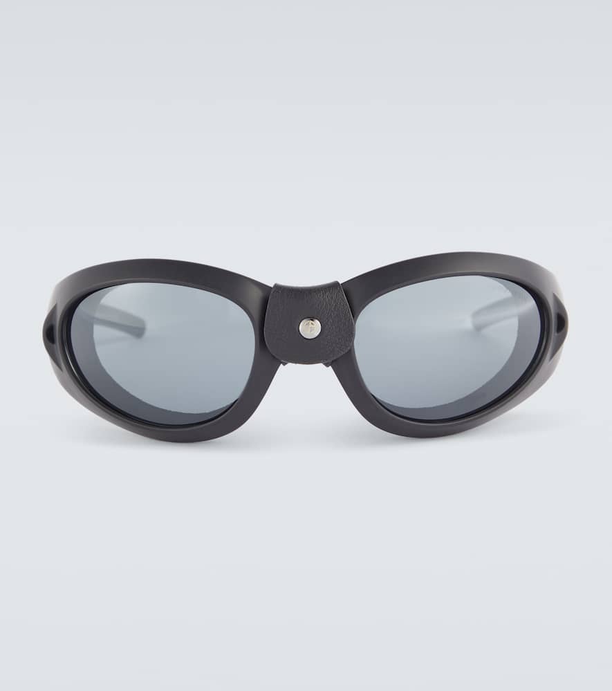 Круглые солнцезащитные очки Giorgio Armani
Круглые солнцезащитные очки Giorgio Armani