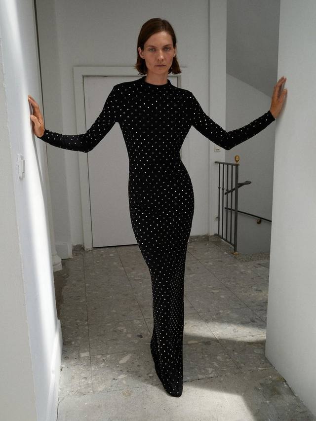 Платье Cleo Crystal с открытой спиной Mango, Black
Платье Cleo Crystal с открытой спиной Mango, Black