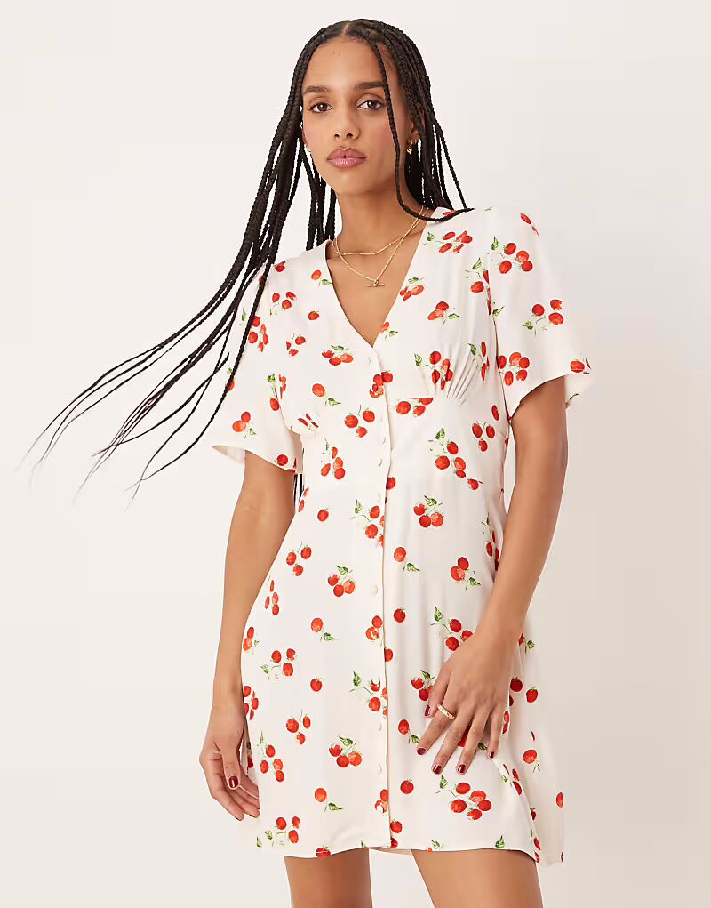 Мини-платье Nobody's Child Alexa с белым томатным принтом 
Мини-платье Nobody's Child Alexa с белым томатным принтом