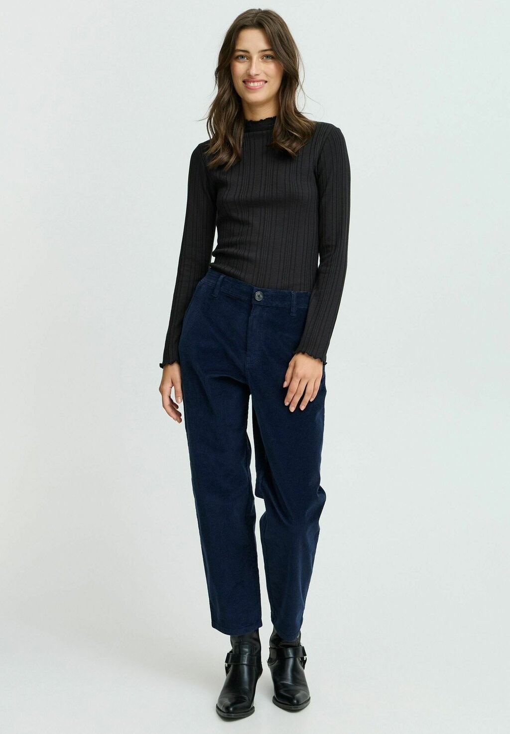 Топ с длинными рукавами SMIRNA b.young, черный
Топ с длинными рукавами SMIRNA b.young, черный