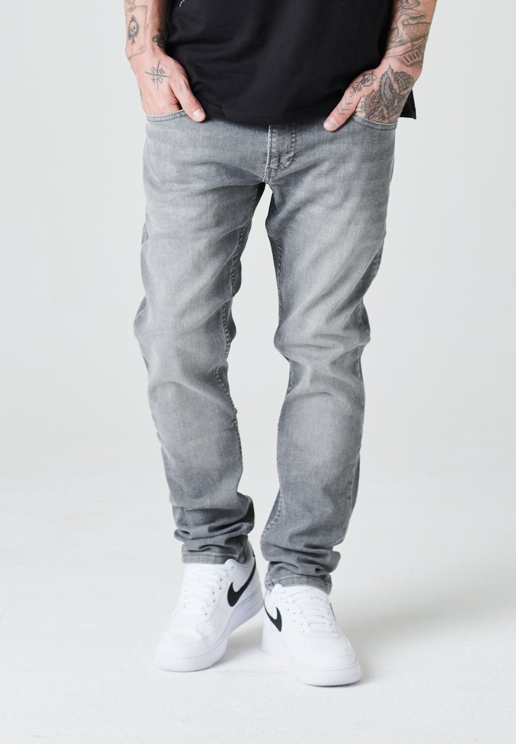 Джинсы прямые 2Y, цвет Grey 
Джинсы прямые 2Y, цвет Grey