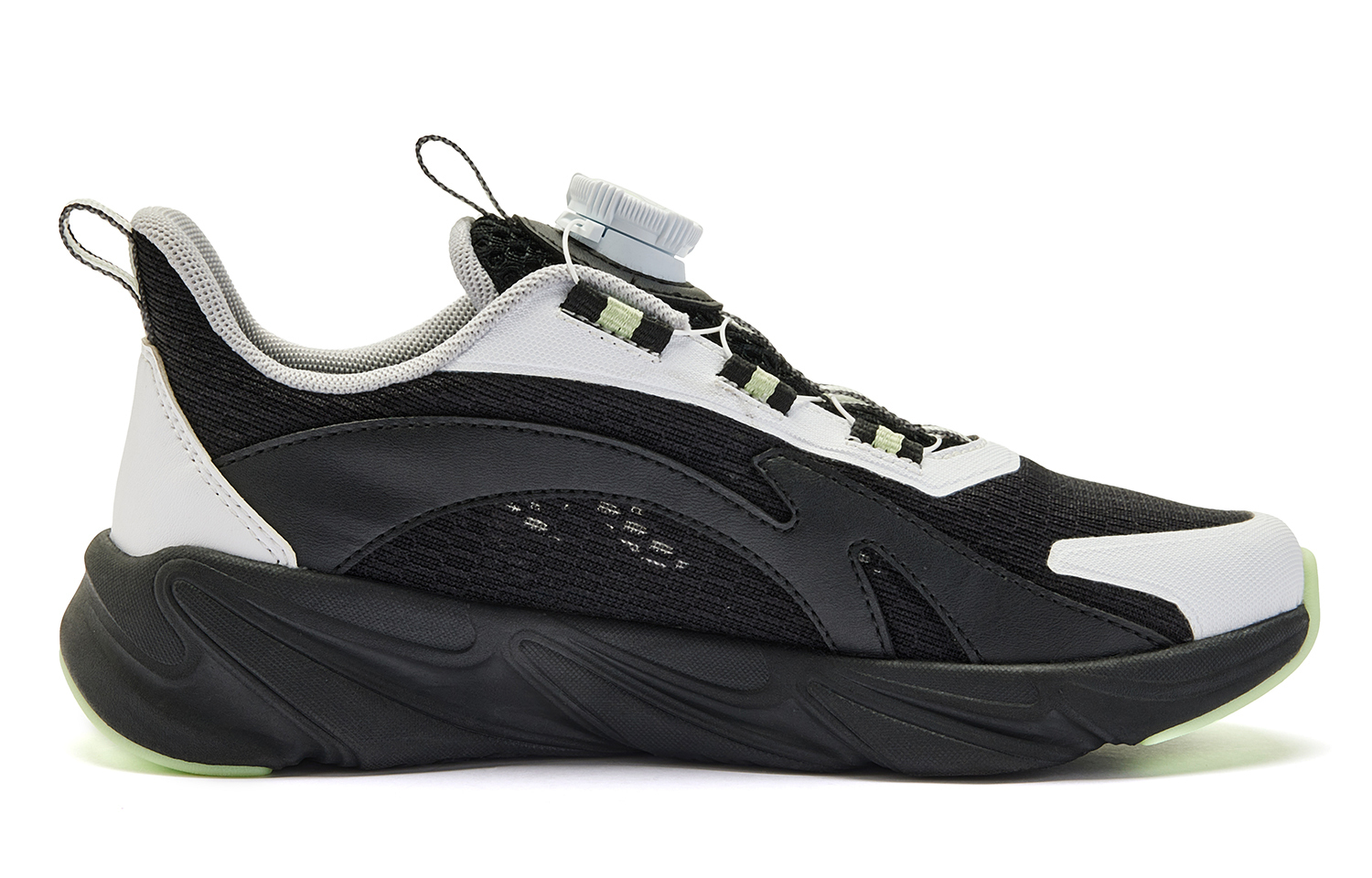 Амортизирующие износостойкие низкие детские кроссовки для бега черно-зеленые QIAODAN 
Амортизирующие износостойкие низкие детские кроссовки для бега черно-зеленые QIAODAN