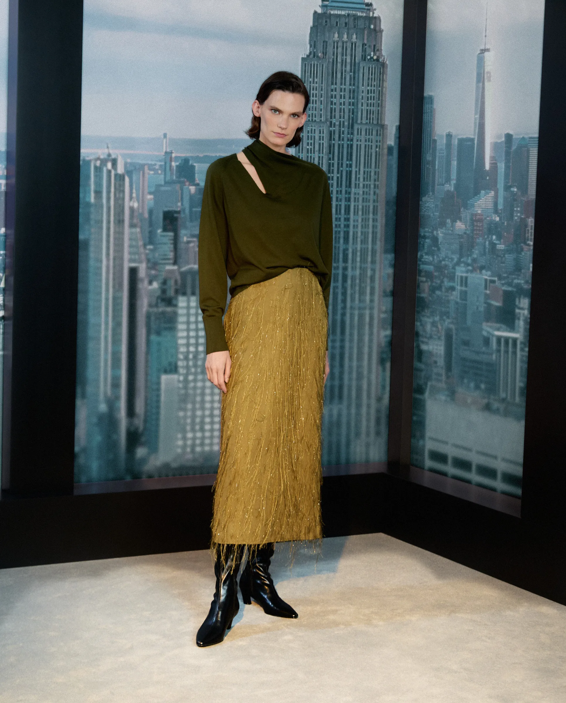 Женская гладкая миди-юбка Woman Limited El Corte Inglés, зеленый
Женская гладкая миди-юбка Woman Limited El Corte Inglés, зеленый