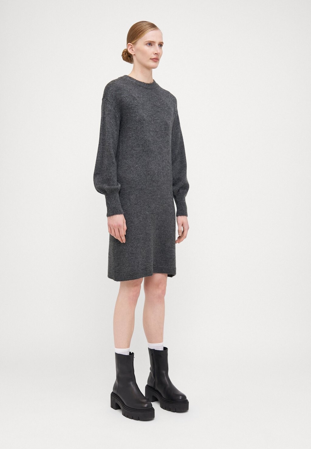 Платье-джемпер ONLJADA BALLOON O NECK DRESS ONLY Tall, серый
Платье-джемпер ONLJADA BALLOON O NECK DRESS ONLY Tall, серый