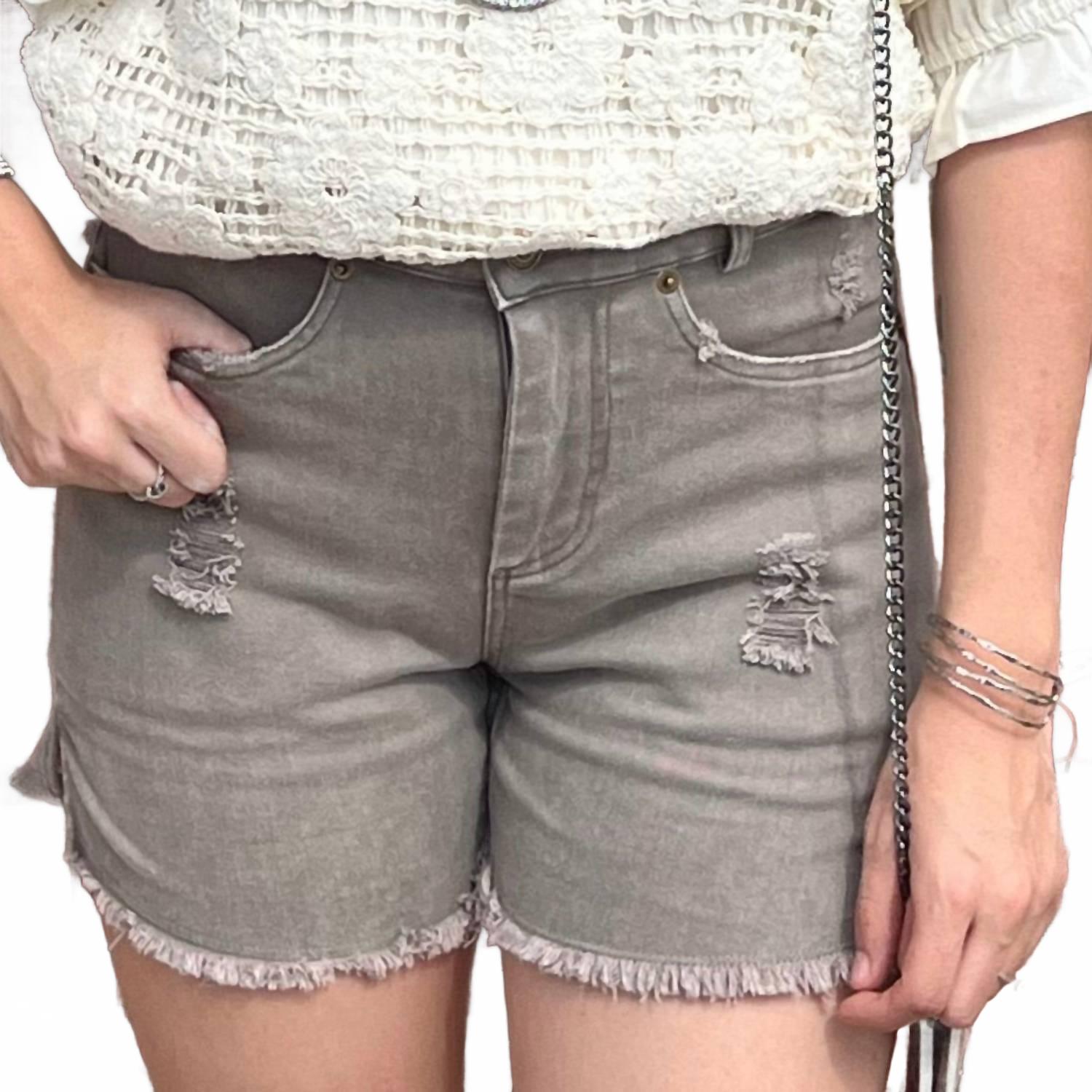 Минеральные шорты с высокой посадкой в выцветшем оливковом цвете LA MIEL
Минеральные шорты с высокой посадкой в выцветшем оливковом цвете LA MIEL