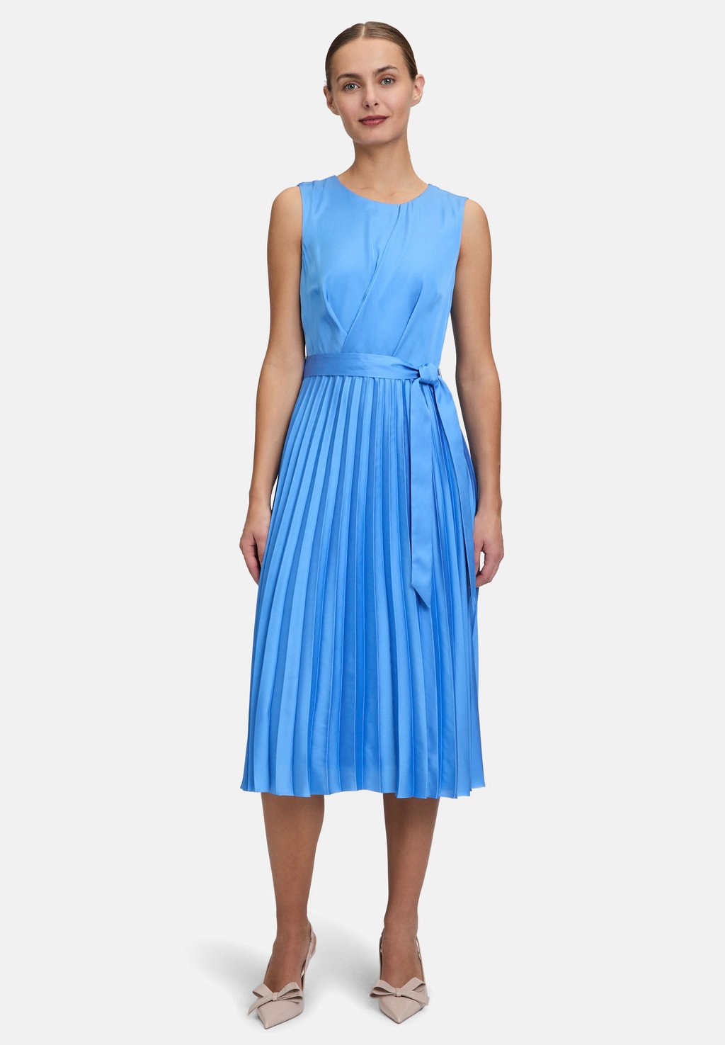 Коктейльное/вечернее платье MIT PLISSEE Betty & Co, синий
Коктейльное/вечернее платье MIT PLISSEE Betty & Co, синий