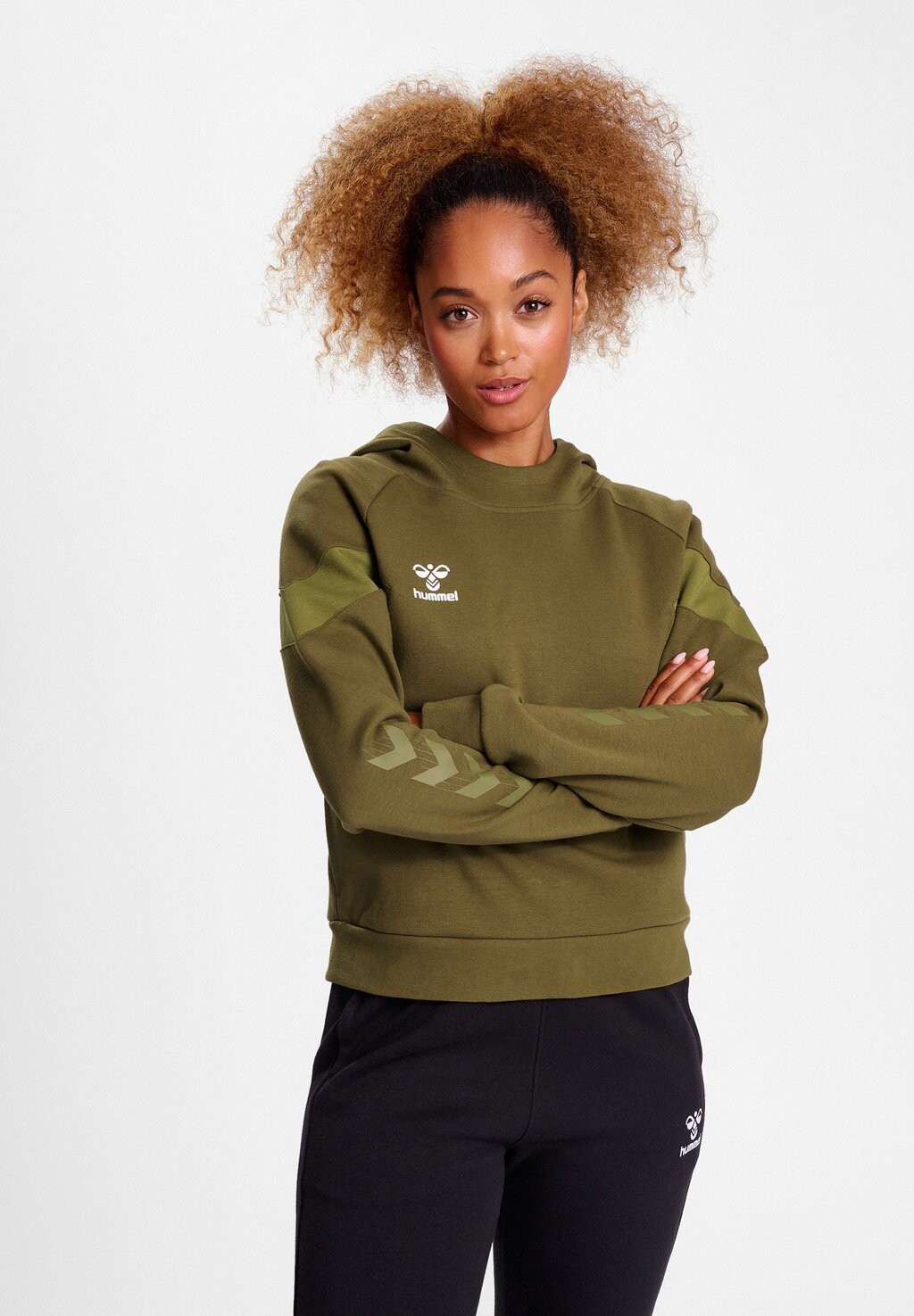 Толстовка TRAVEL Hummel, цвет military olive
Толстовка TRAVEL Hummel, цвет military olive