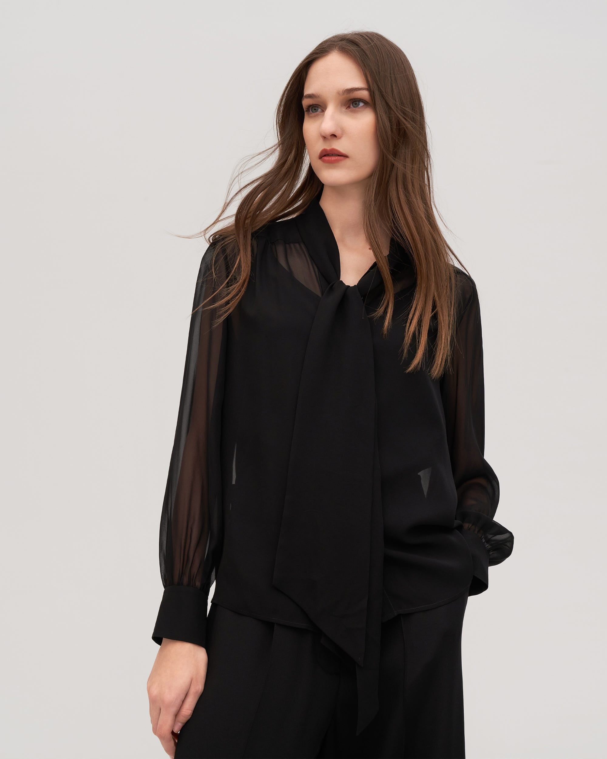 Шелковая блузка цвета жасмина с галстуком-бабочкой для женщин LILYSIL, черный
Шелковая блузка цвета жасмина с галстуком-бабочкой для женщин LILYSIL, черный