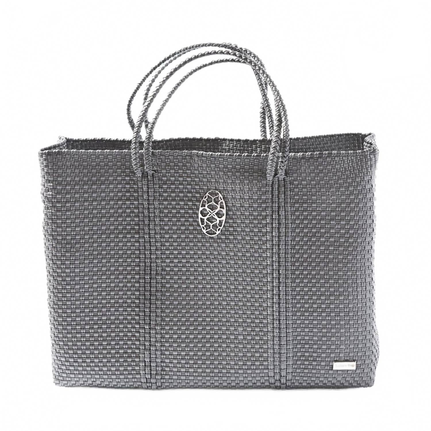 Женская ручная работа Сумка-тоут с клатчем в серебре Lola's Bag
Женская ручная работа Сумка-тоут с клатчем в серебре Lola's Bag