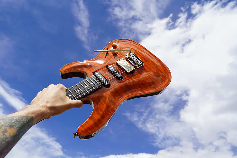 Электрогитара Schecter DIAMOND SERIES California Classic - Transparent Amber 6-String Electric Guitar w/ Hard Case
Электрогитара Schecter DIAMOND SERIES California Classic - Transparent Amber 6-String Electric Guitar w/ Hard Case