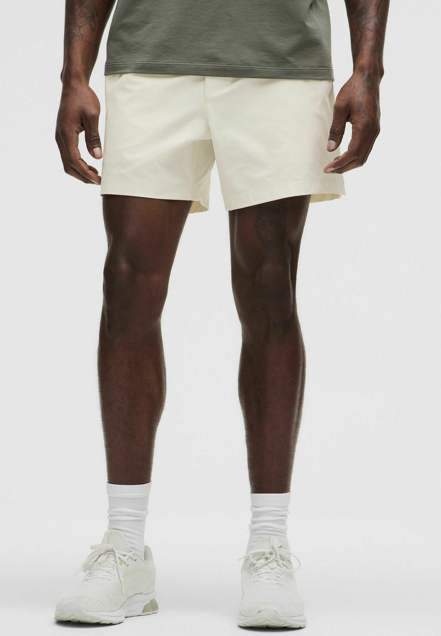 Спортивные шорты lululemon ZEROED IN LINERLESS 13CM, Light Ivory/Off-White
Спортивные шорты lululemon ZEROED IN LINERLESS 13CM, Light Ivory/Off-White