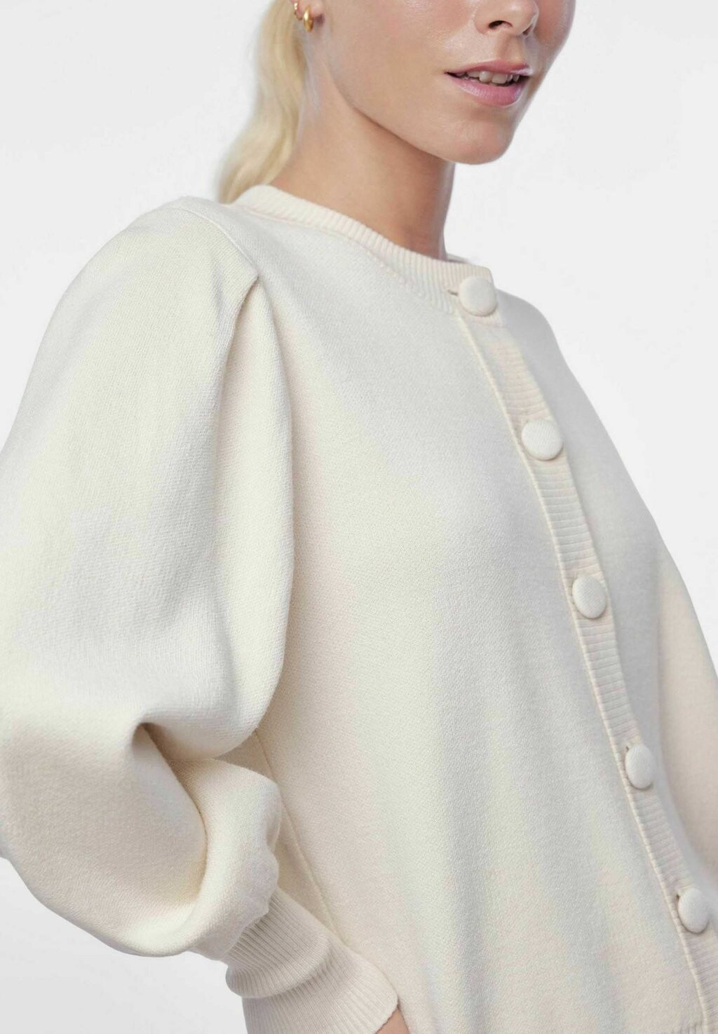 Кардиган FONNY YAS, кремовый
Кардиган FONNY YAS, кремовый