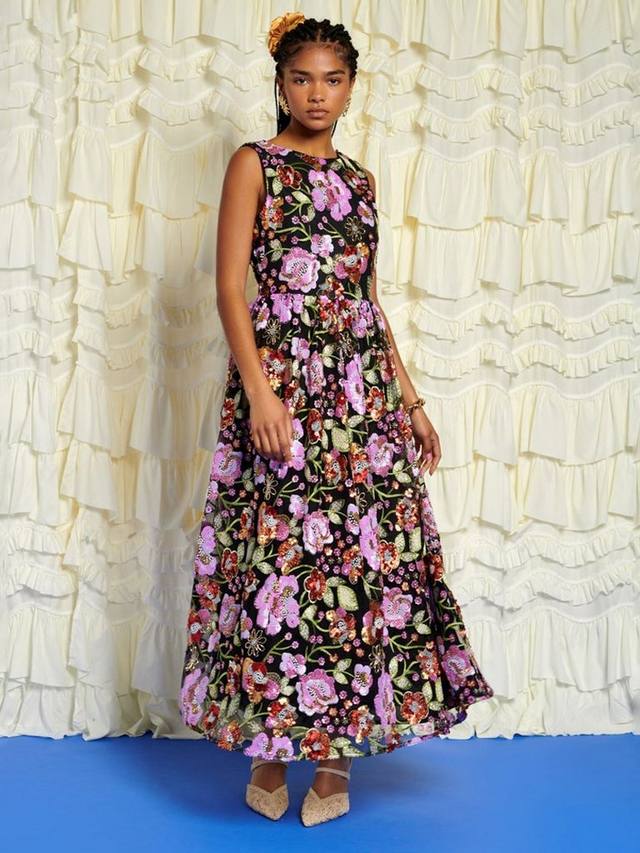 Украшенное цветочное платье макси с открытой спиной Sister Jane, Black
Украшенное цветочное платье макси с открытой спиной Sister Jane, Black