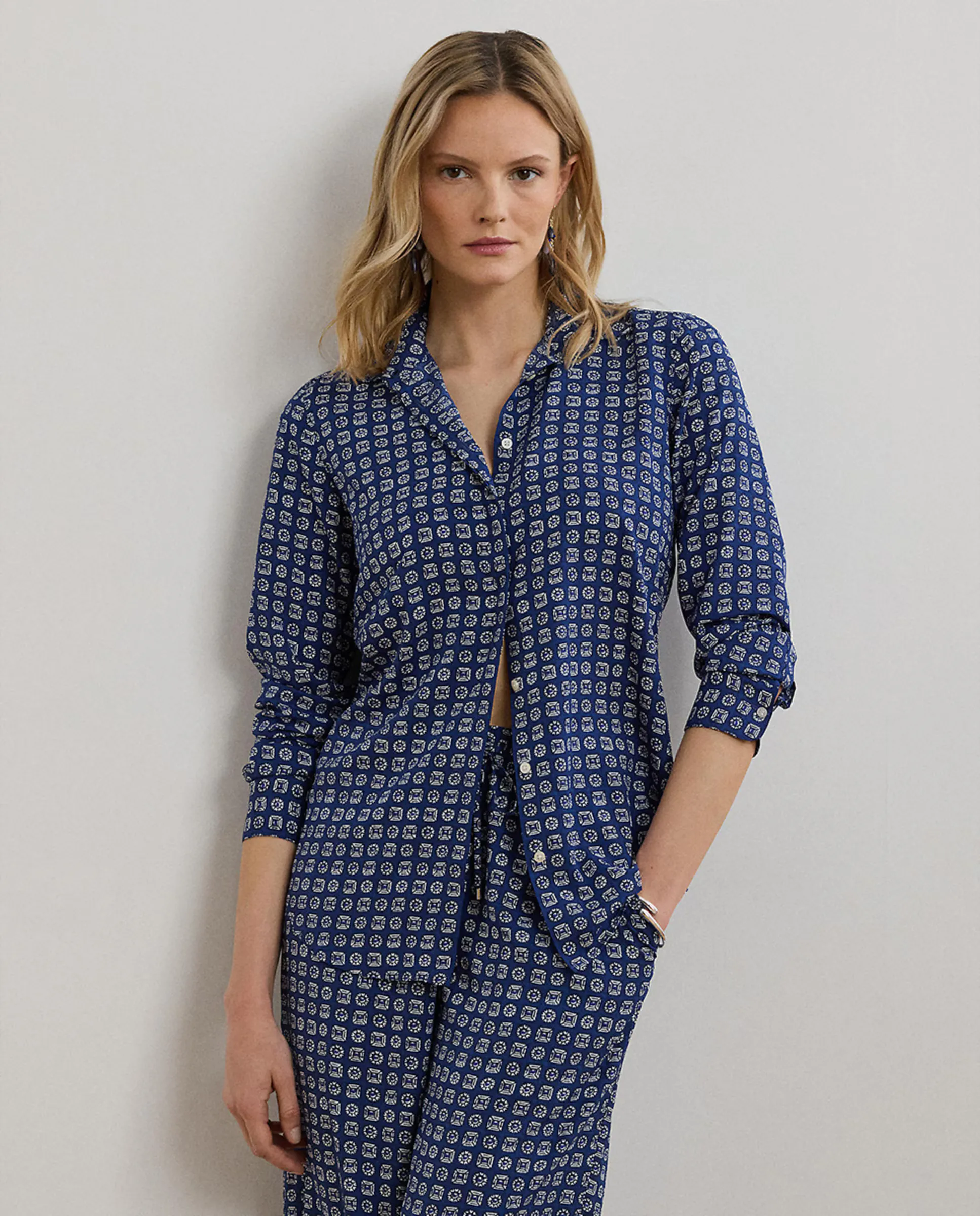 Женская рубашка с принтом и длинным рукавом Lauren Ralph Lauren, синий
Женская рубашка с принтом и длинным рукавом Lauren Ralph Lauren, синий