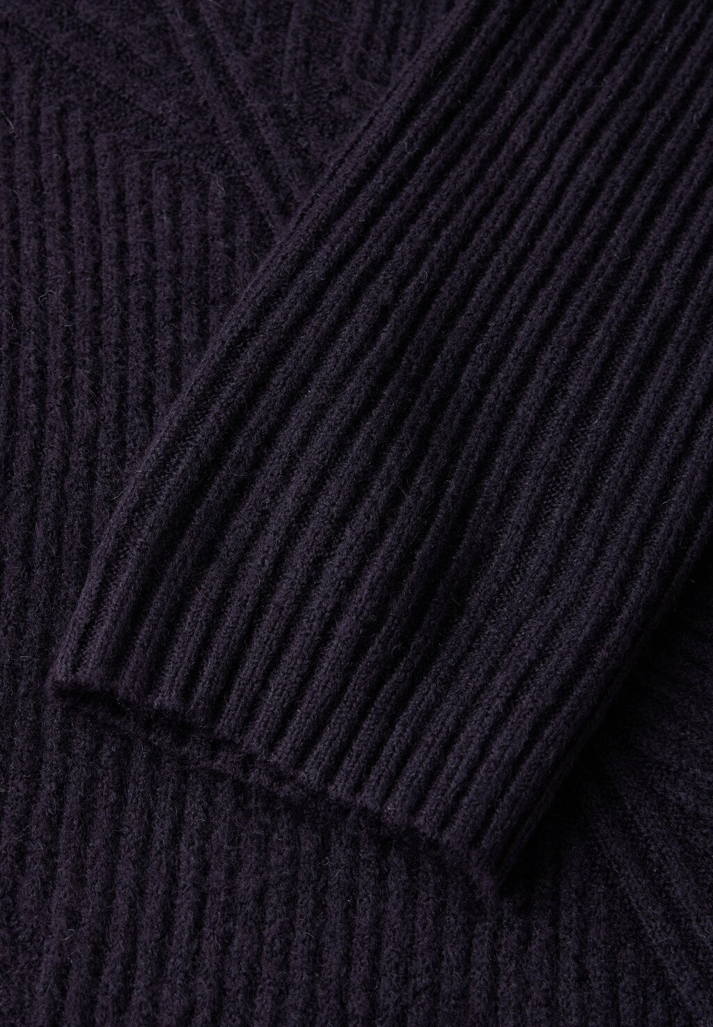 Джемпер STRUKTUR Street One, темно-фиолетовый
Джемпер STRUKTUR Street One, темно-фиолетовый