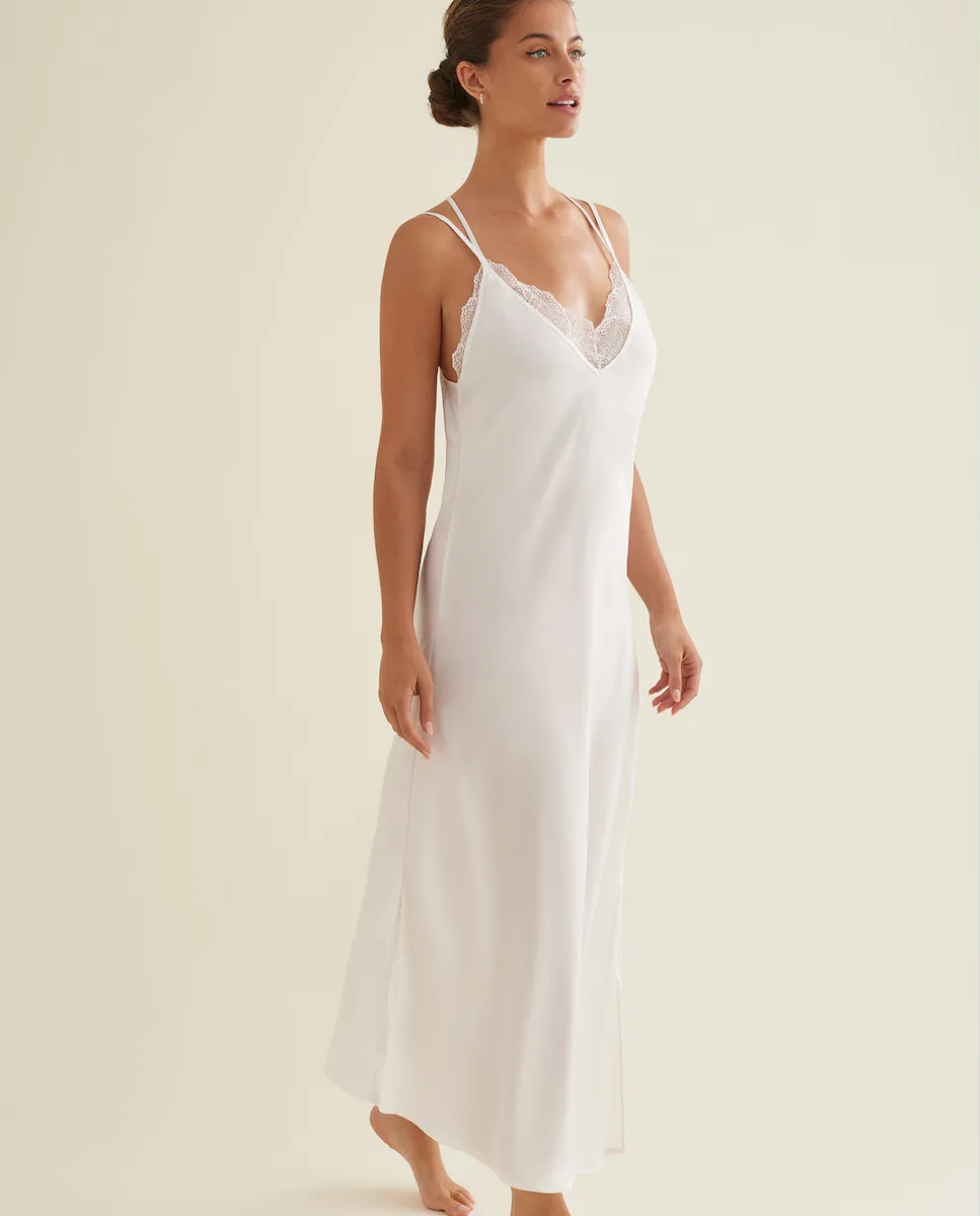 Длинная ночная рубашка в нижнем белье Promise, белый
Длинная ночная рубашка в нижнем белье Promise, белый