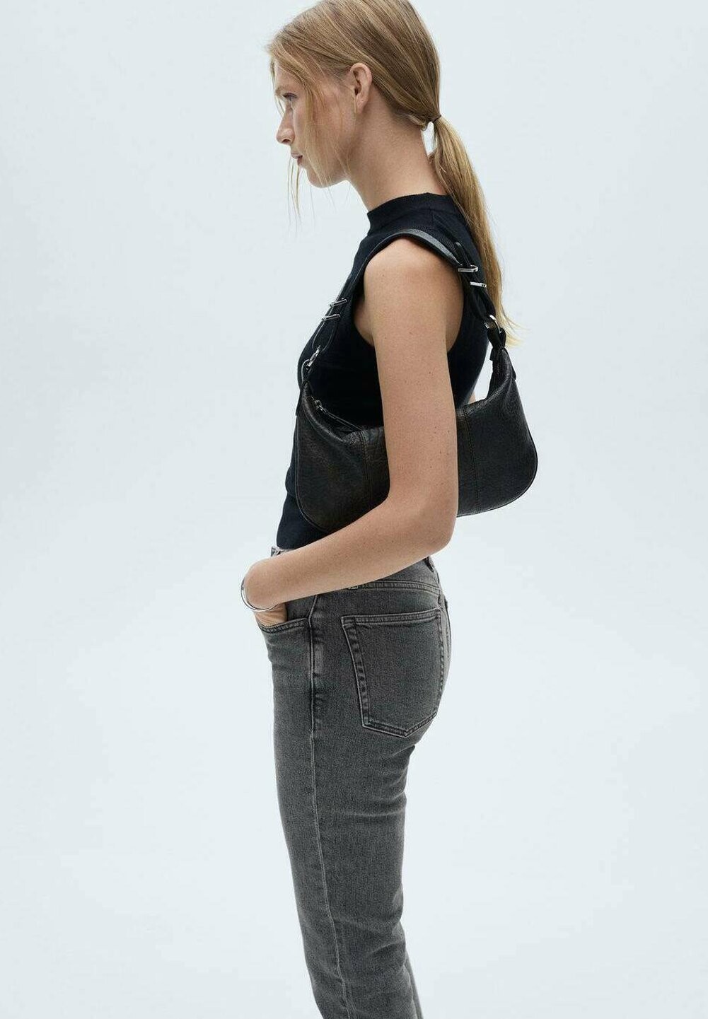 Джинсы облегающего кроя CLAUDIA Mango, серый
Джинсы облегающего кроя CLAUDIA Mango, серый