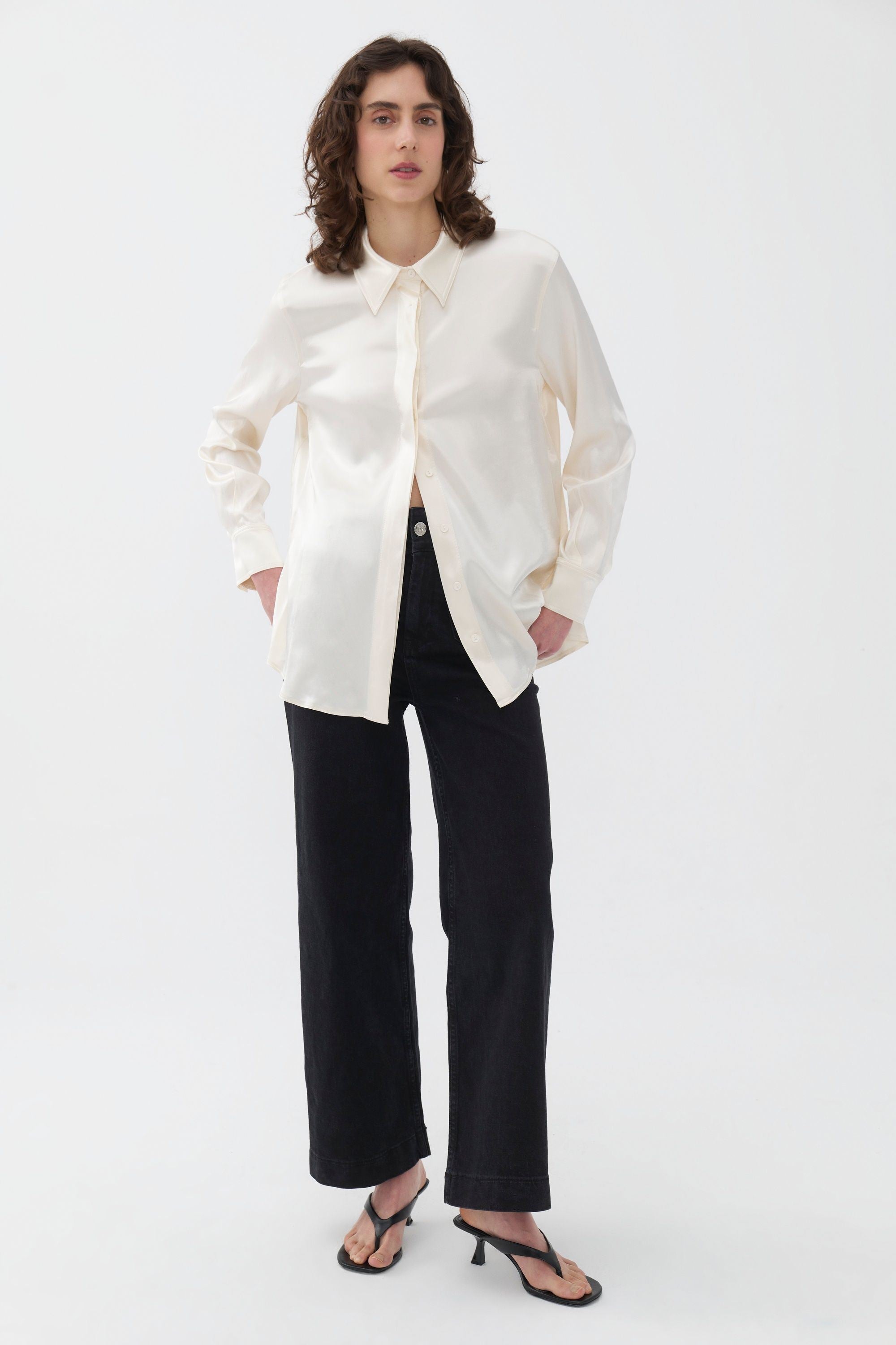 Рубашка с драпировкой Nocturne, цвет ecru
Рубашка с драпировкой Nocturne, цвет ecru