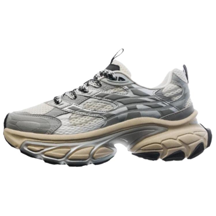 ANTA Мужские бело-серебристо-серые кроссовки на массивной подошве с амортизацией и противоскользящим покрытием, цвет White Silver Gray
ANTA Мужские бело-серебристо-серые кроссовки на массивной подошве с амортизацией и противоскользящим покрытием, цвет White Silver Gray