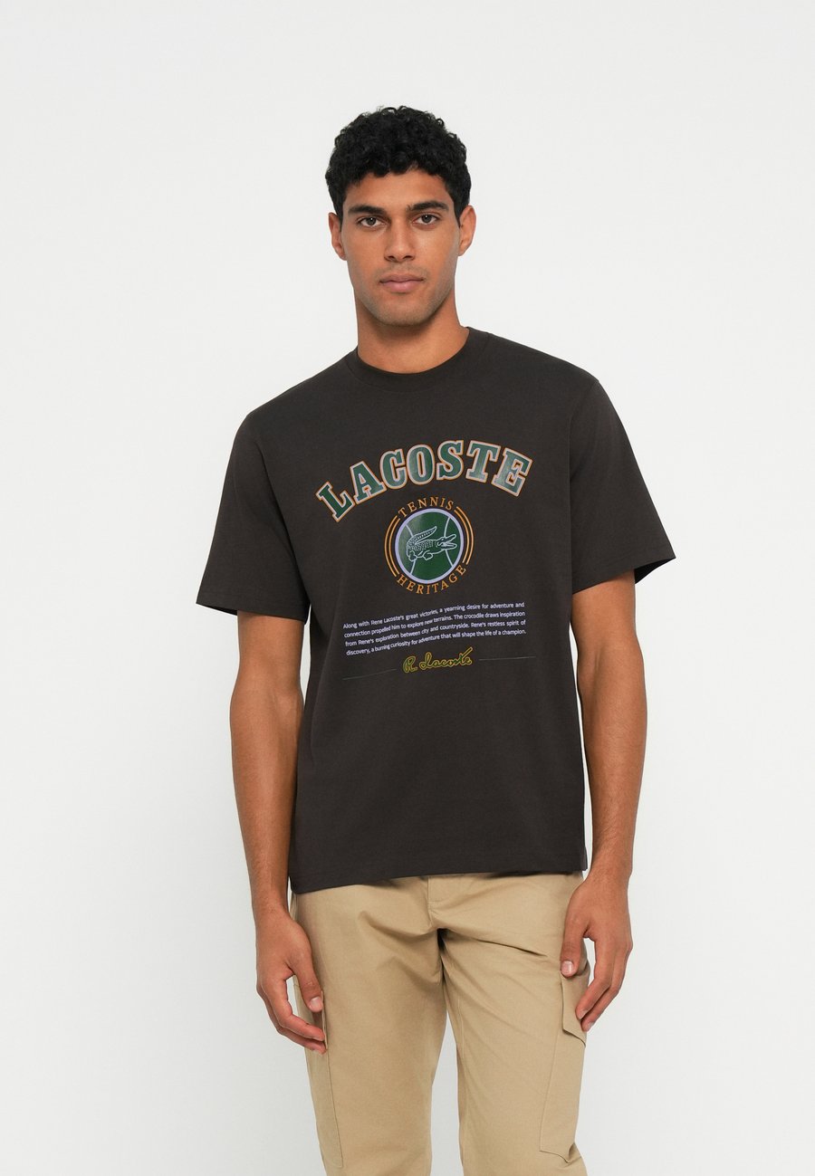 Футболка Lacoste Print T-shirt, Port/Black, Черный, Футболка Lacoste Print T-shirt, Port/Black
Футболка Lacoste Print T-shirt, Port/Black, Черный, Футболка Lacoste Print T-shirt, Port/Black