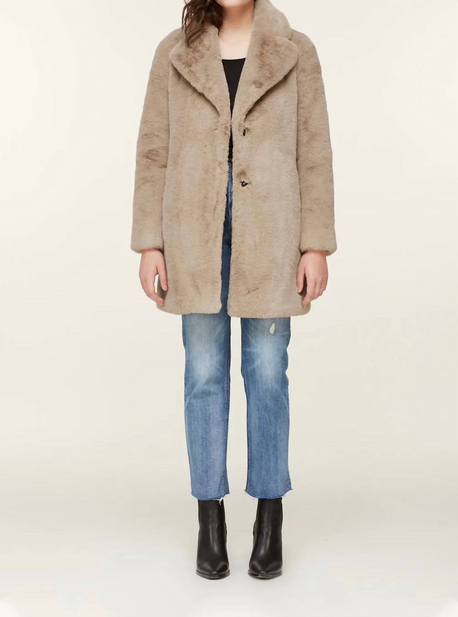 Куртка Renada цвета меда SOIA&KYO, цвет honey
Куртка Renada цвета меда SOIA&KYO, цвет honey