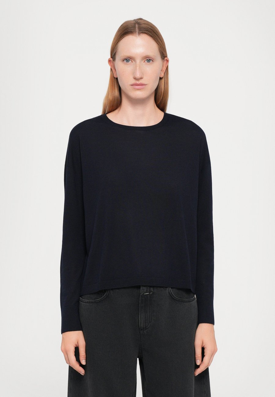 Джемпер CLOSED CREW NECK LONG SLEEVE, Dark Night/Dark Blue
Джемпер CLOSED CREW NECK LONG SLEEVE, Dark Night/Dark Blue