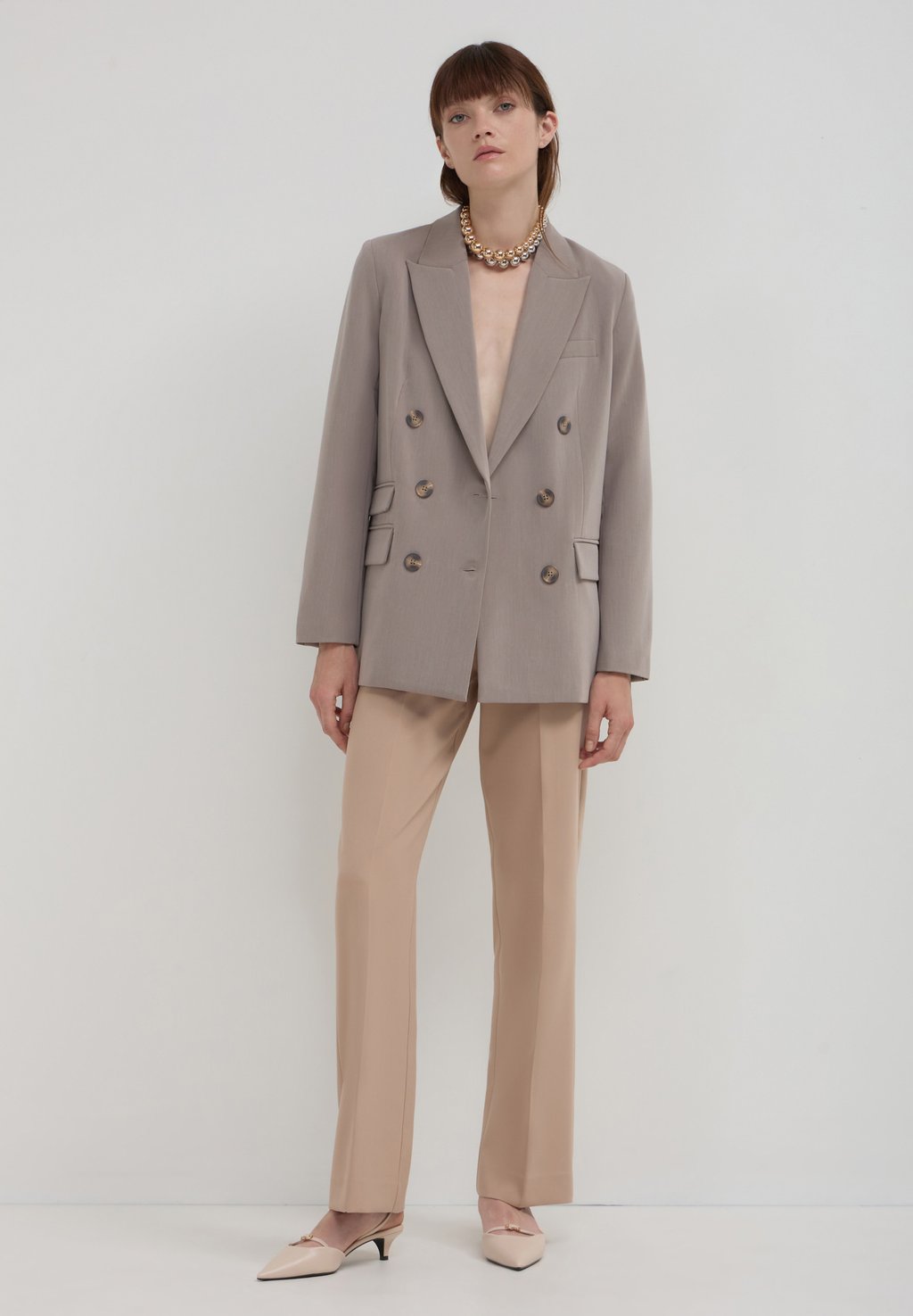 Брюки LUNGO Calliope, бежевый
Брюки LUNGO Calliope, бежевый