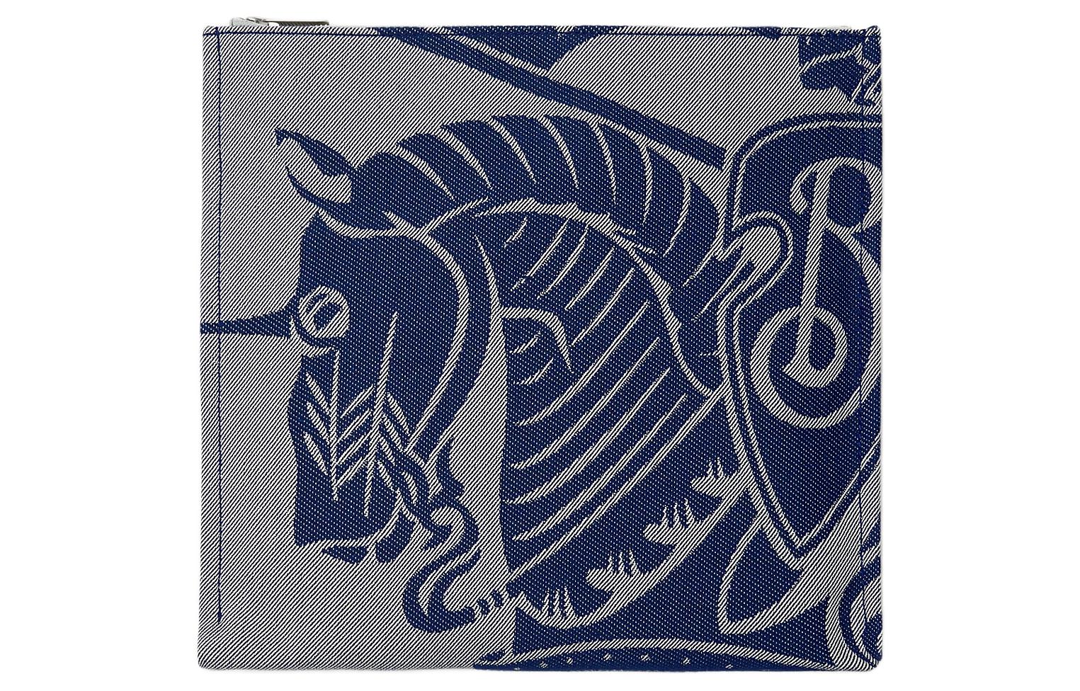 Хлопковая с полиэстером клатч мужской рыцарский синий Burberry
Хлопковая с полиэстером клатч мужской рыцарский синий Burberry