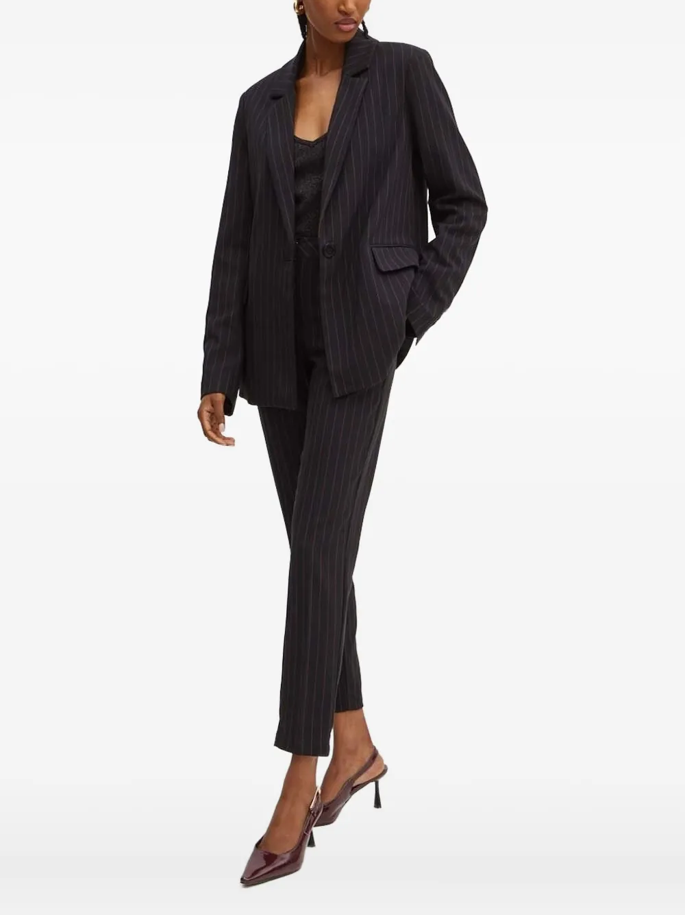 Однобортный пиджак в тонкую полоску Silvian Heach, синий
Однобортный пиджак в тонкую полоску Silvian Heach, синий