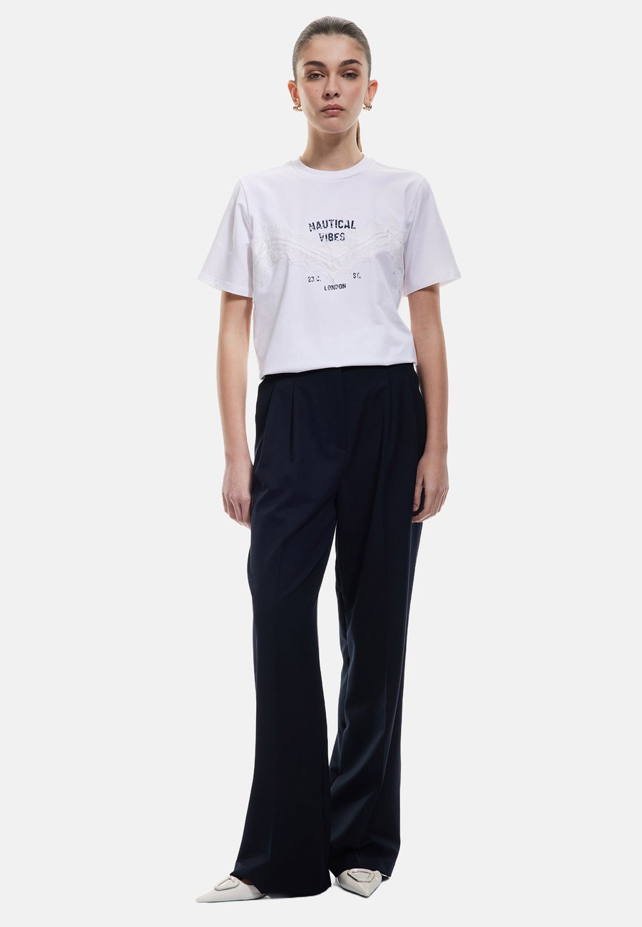 Футболка Koton PRINTED, White
Футболка Koton PRINTED, White