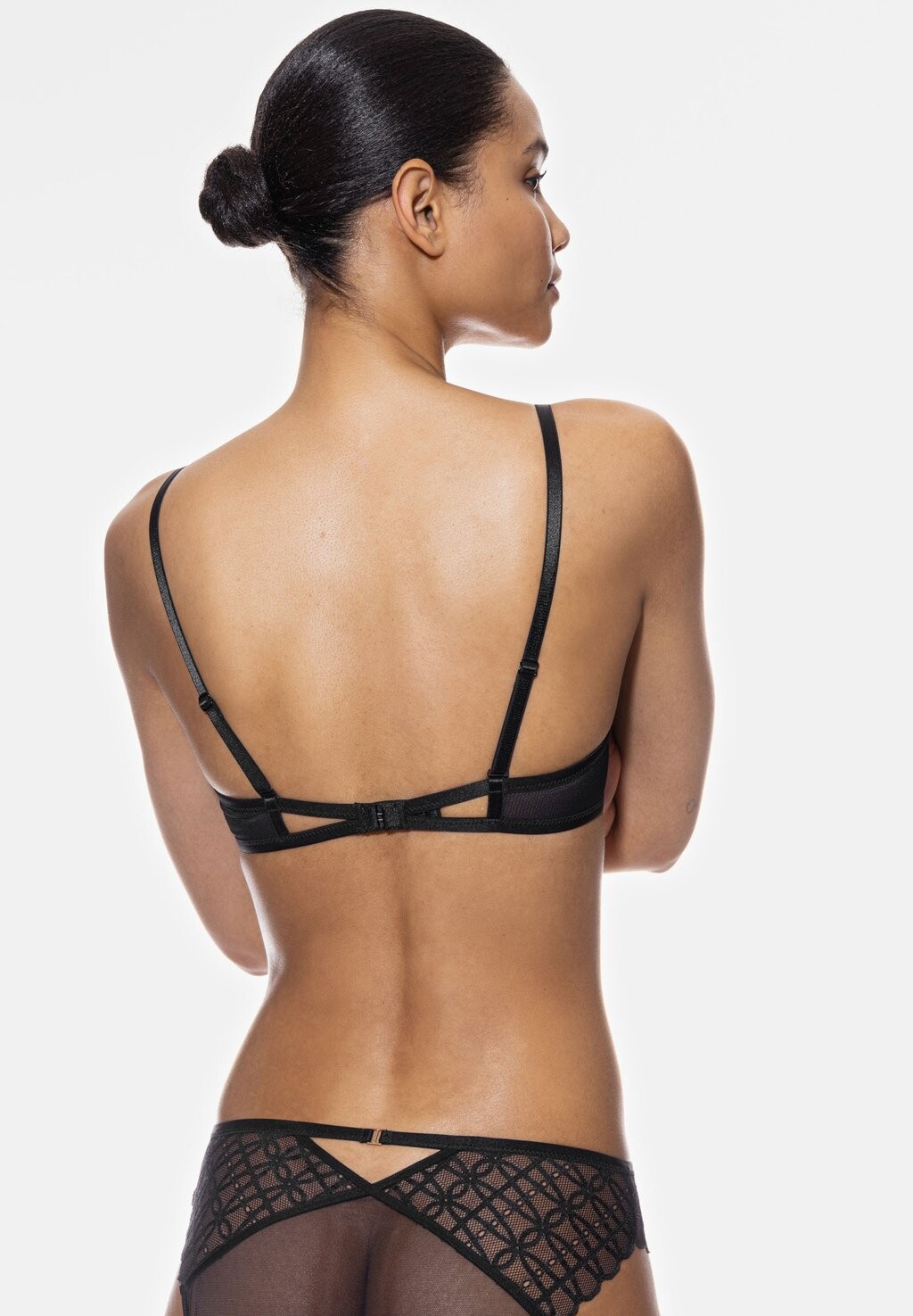 Бюстгальтер пуш-ап SERIE CAPTIVATING mey, черный
Бюстгальтер пуш-ап SERIE CAPTIVATING mey, черный