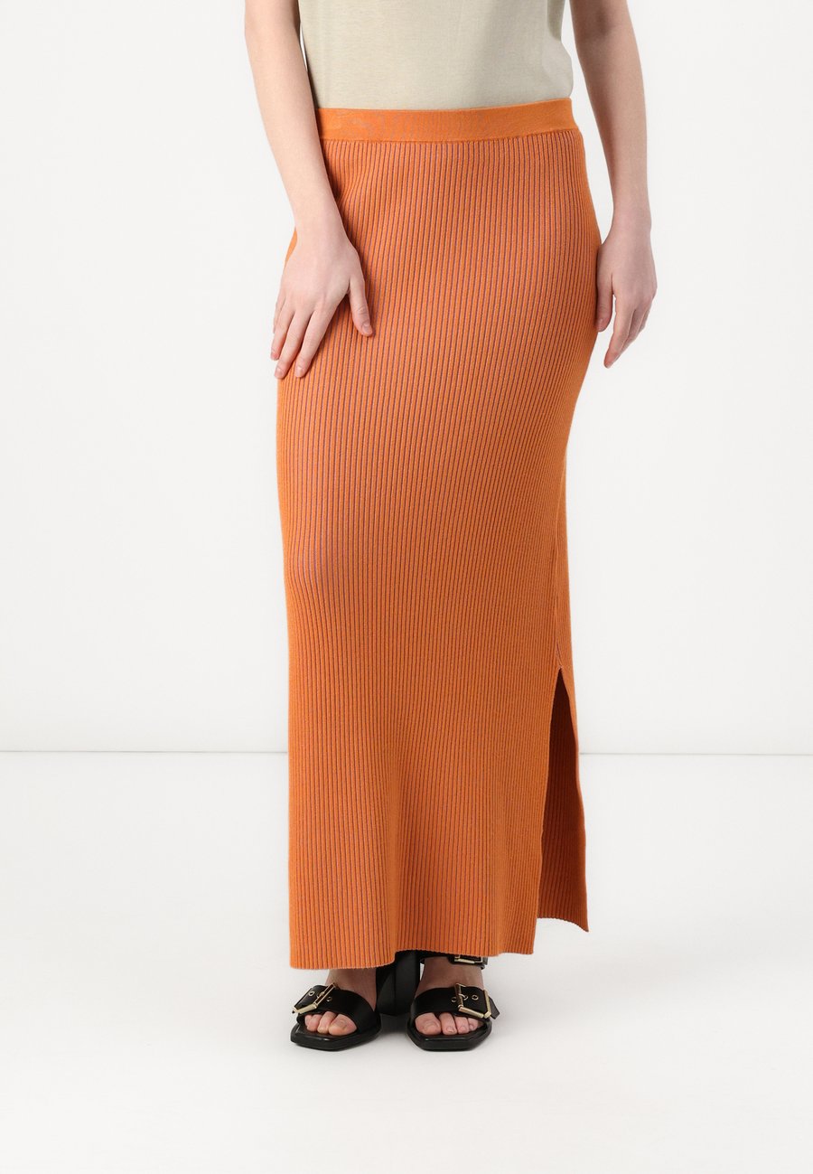 Юбка Samsøe Samsøe SACHERYL SKIRT, Autumn Maple Mel/Orange
Юбка Samsøe Samsøe SACHERYL SKIRT, Autumn Maple Mel/Orange