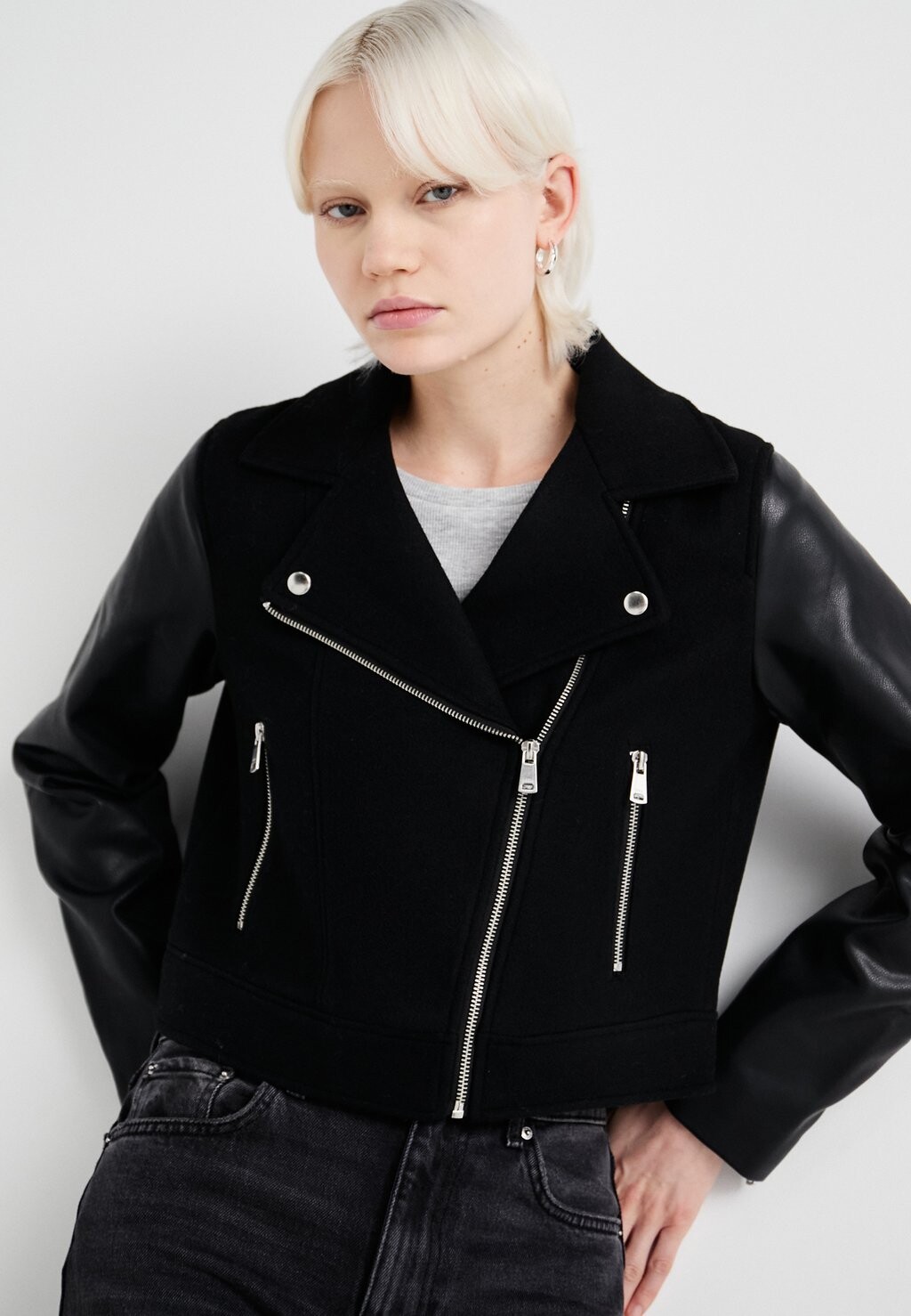 Куртка из искусственной кожи EMMA MIX BIKER JACKET ONLY, черный
Куртка из искусственной кожи EMMA MIX BIKER JACKET ONLY, черный