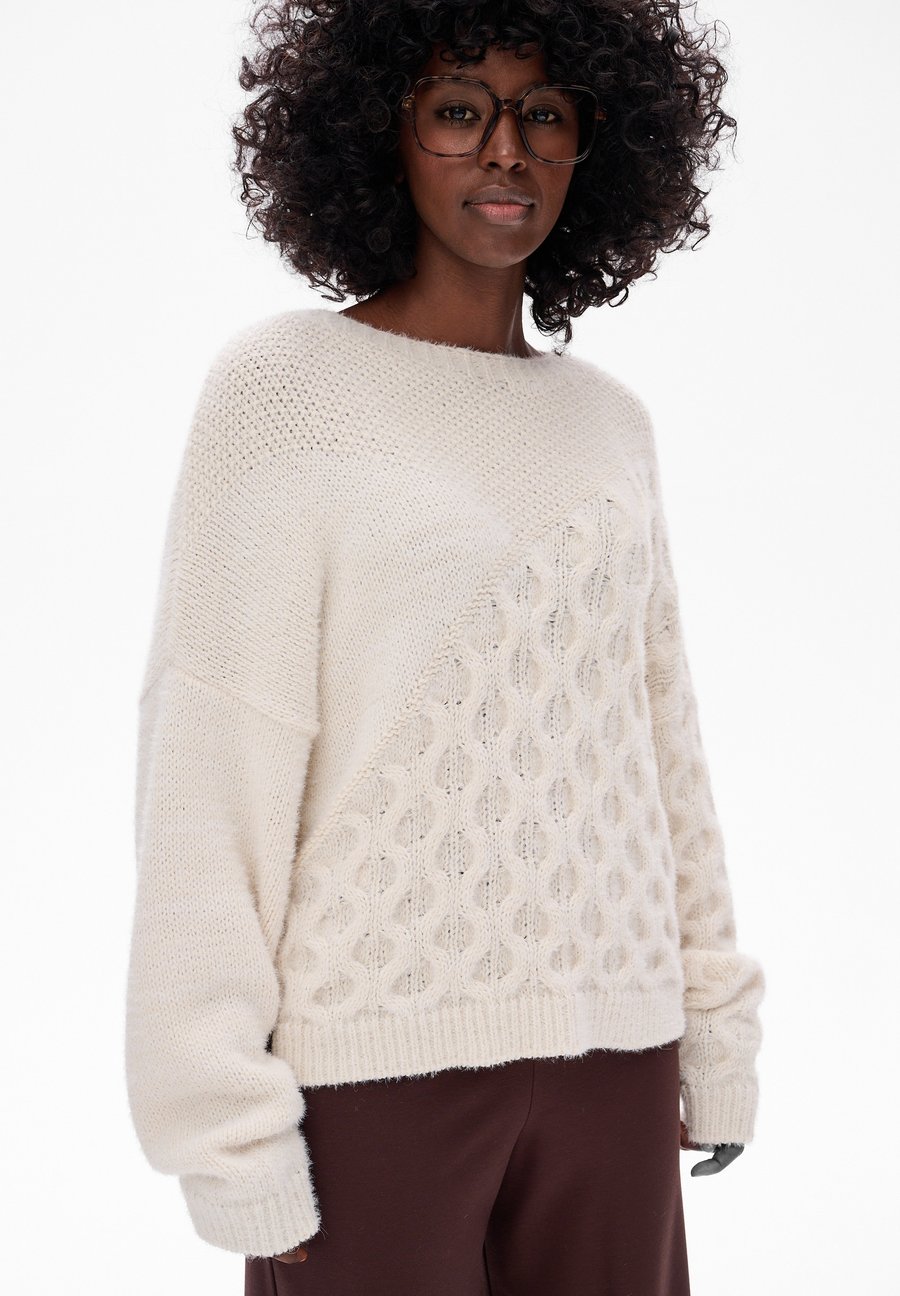 Джемпер blue shadow CAVO, White
Джемпер blue shadow CAVO, White