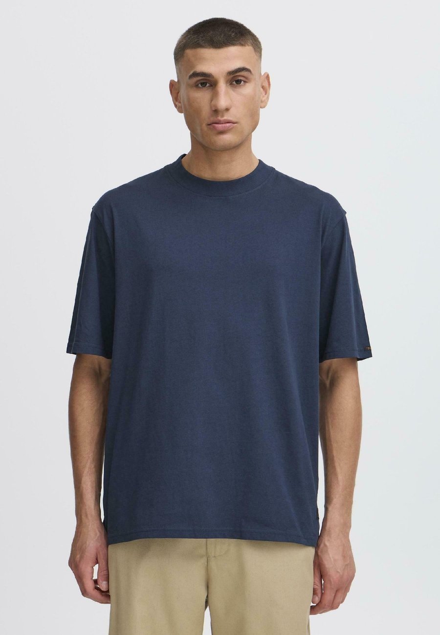 Футболка Solid SDJULIAN, Insignia Blue/Blue, Синий, Футболка Solid SDJULIAN, Insignia Blue/Blue
Футболка Solid SDJULIAN, Insignia Blue/Blue, Синий, Футболка Solid SDJULIAN, Insignia Blue/Blue