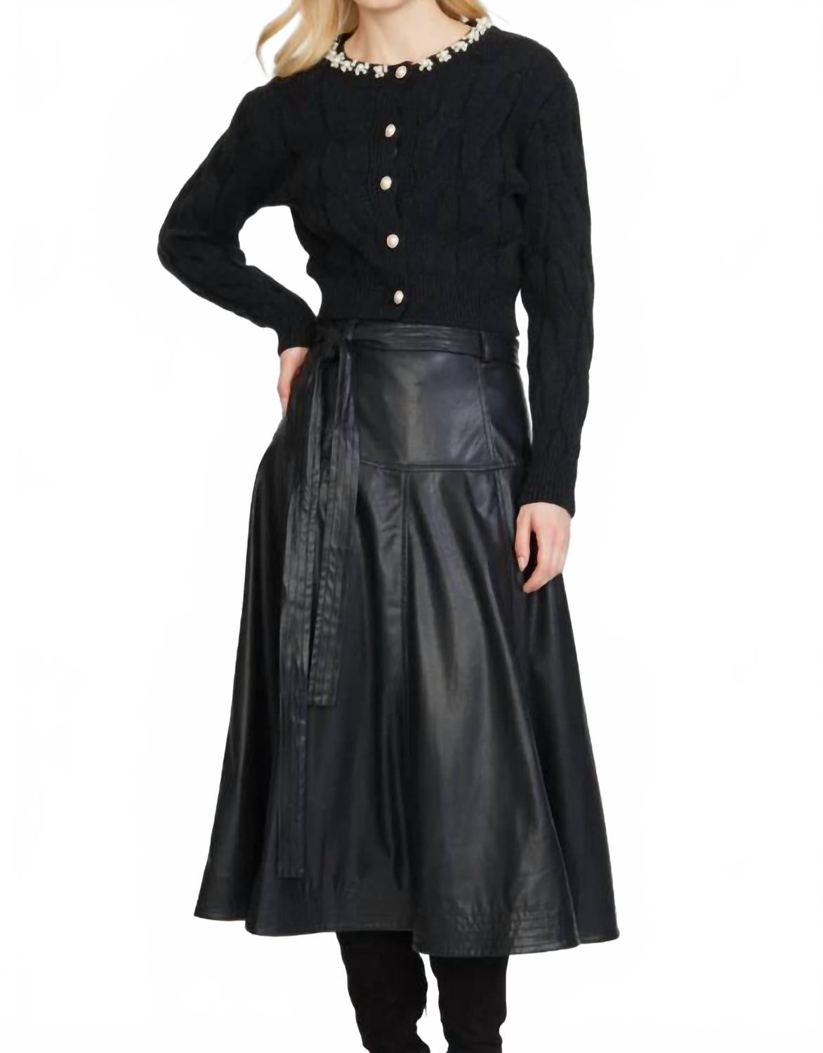 Юбка миди из искусственной кожи черного цвета Stellah, черный
Юбка миди из искусственной кожи черного цвета Stellah, черный