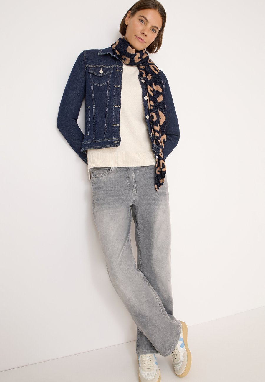 Шарф Cecil KUSCHELIGES DREIECK, Blau/Dark Blue
Шарф Cecil KUSCHELIGES DREIECK, Blau/Dark Blue