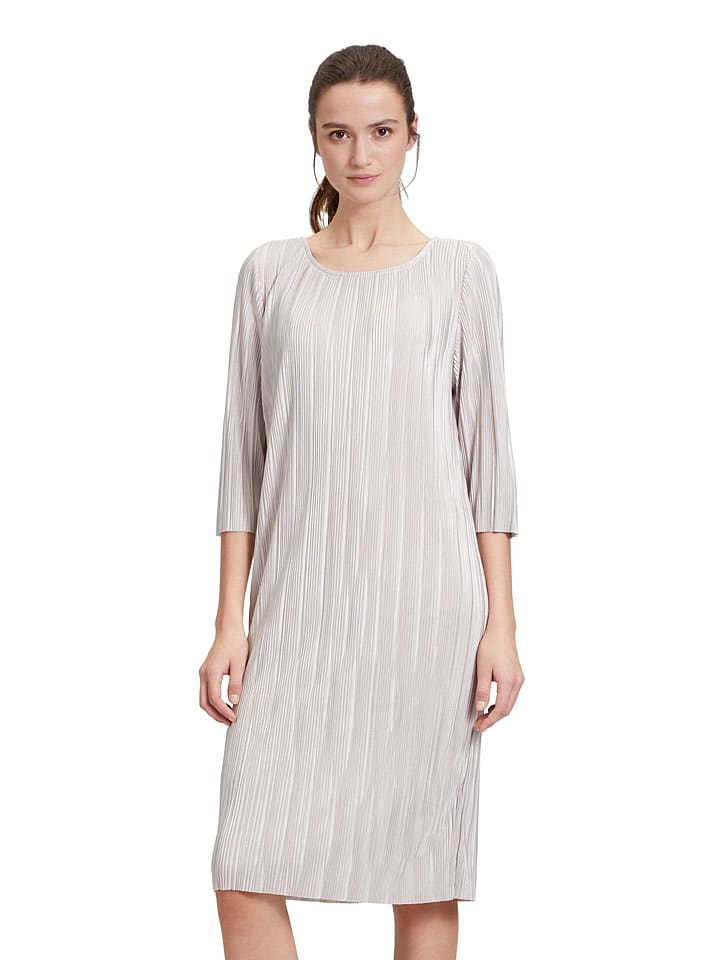 Платье до колена CARTOON, серый
Платье до колена CARTOON, серый