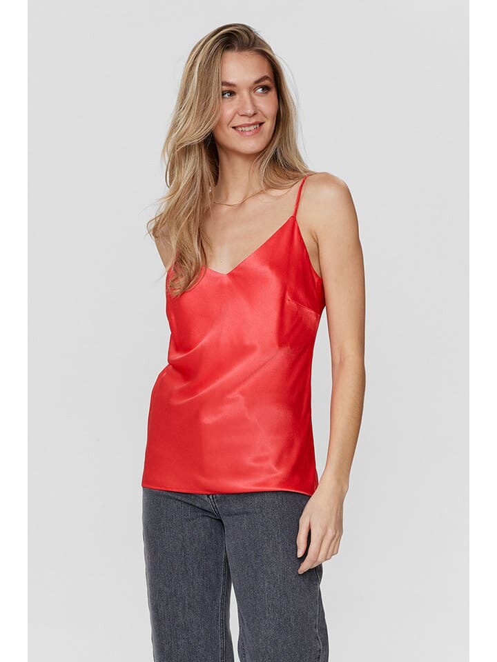 Топ NÜMPH Nuevelyn, красный
Топ NÜMPH Nuevelyn, красный