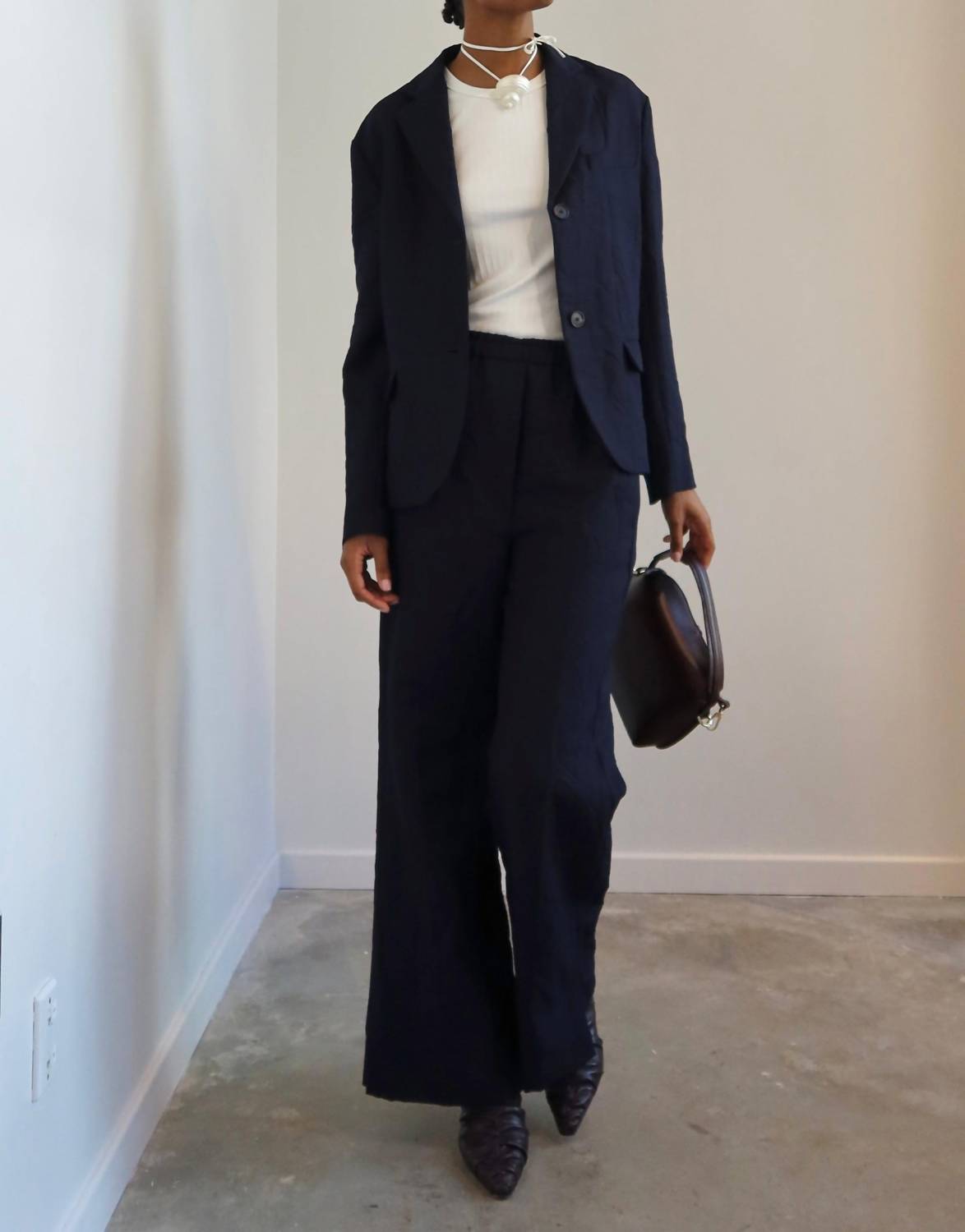 Радио брюки Tailored в цвете Midnight Tela 
Радио брюки Tailored в цвете Midnight Tela