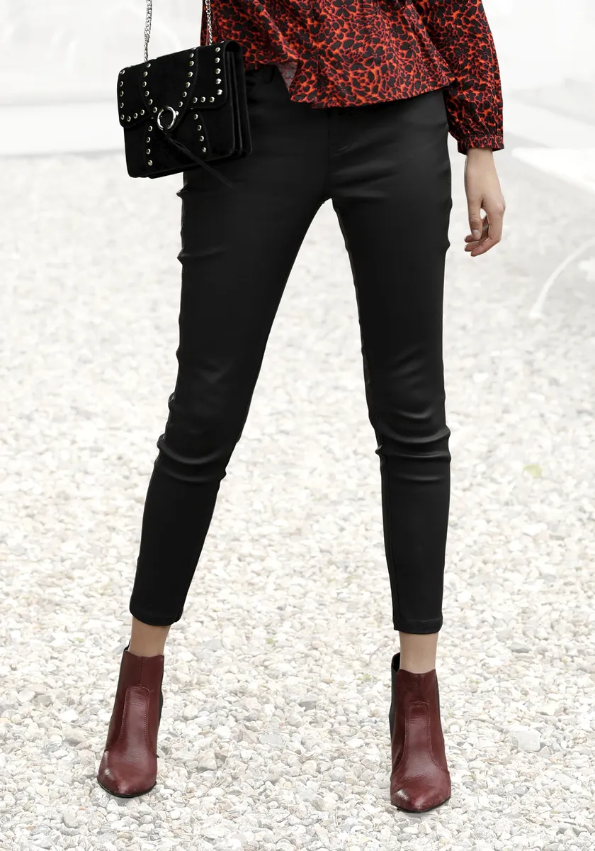 LASCANA Брюки из искусственной кожи, облегающие, облегающие джеггинсы на эластичной подкладке, черный
LASCANA Брюки из искусственной кожи, облегающие, облегающие джеггинсы на эластичной подкладке, черный