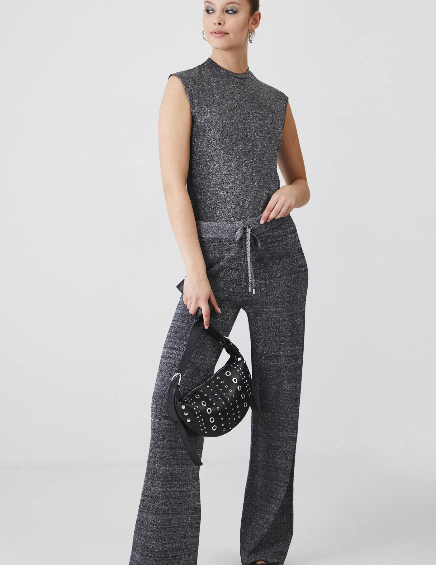 Футболка Medicine, серебряный
Футболка Medicine, серебряный